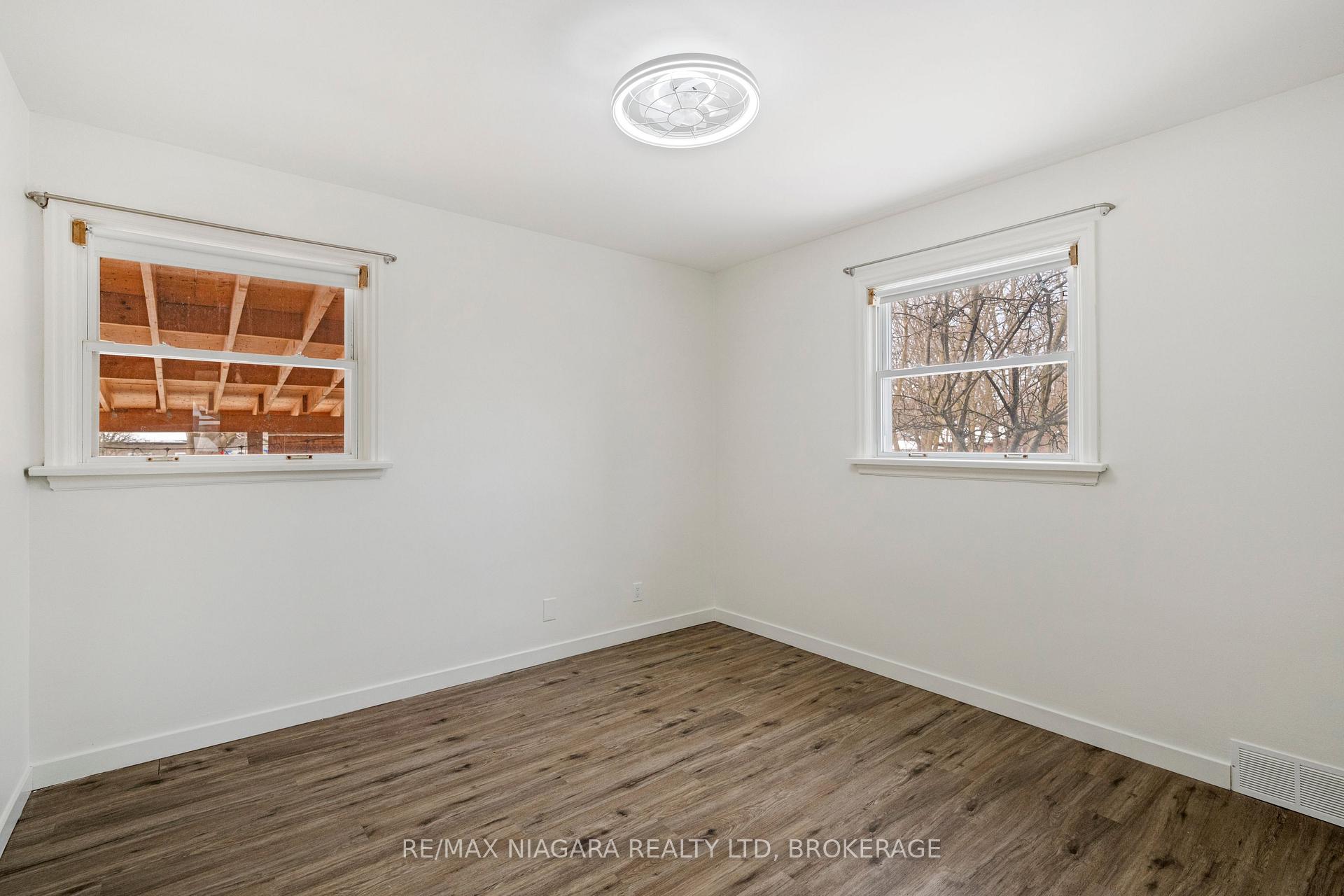 Photo 12 of 25 Dunkeld Avenue, St. Catharines, Carlton/Bunting — HOMEH