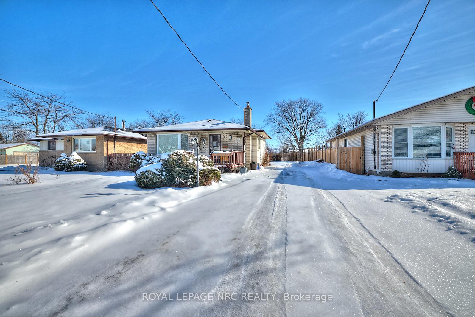 Photo 4 of 8 Huntley Crescent, St. Catharines, Carlton/Bunting — HOMEH