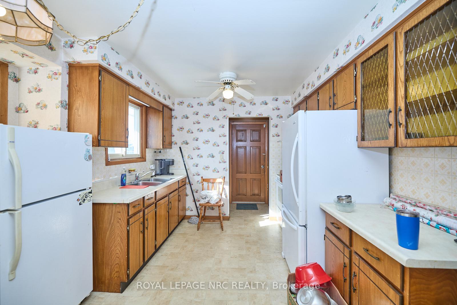Photo 9 of 8 Huntley Crescent, St. Catharines, Carlton/Bunting — HOMEH