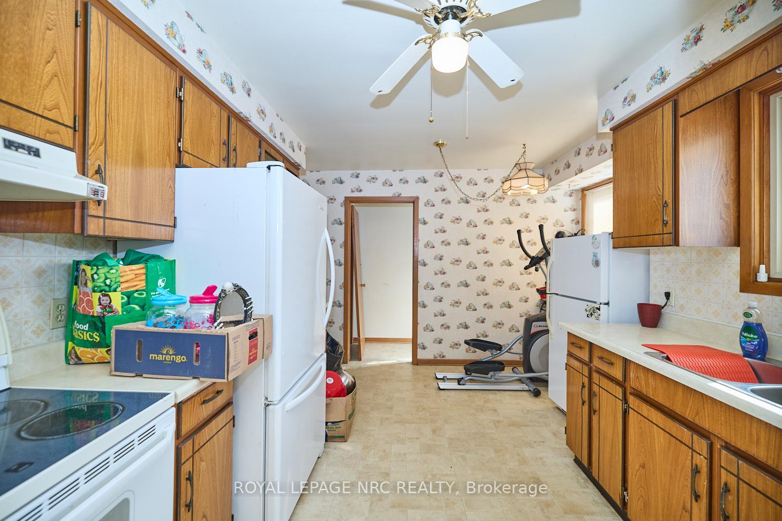 Photo 10 of 8 Huntley Crescent, St. Catharines, Carlton/Bunting — HOMEH