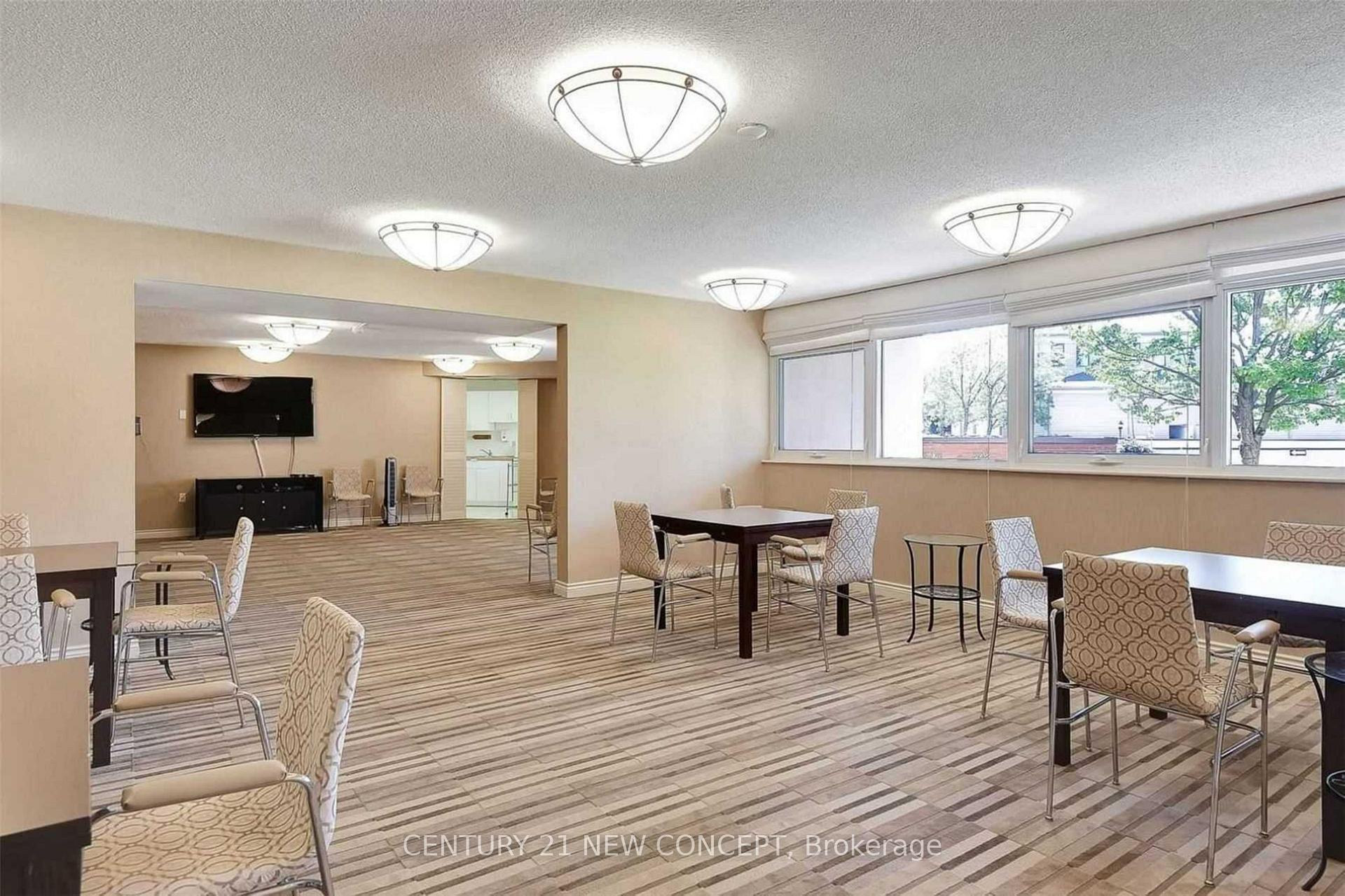 Photo 5 of Unit 207, 7811 Yonge Street, Markham, Thornhill — HOMEH