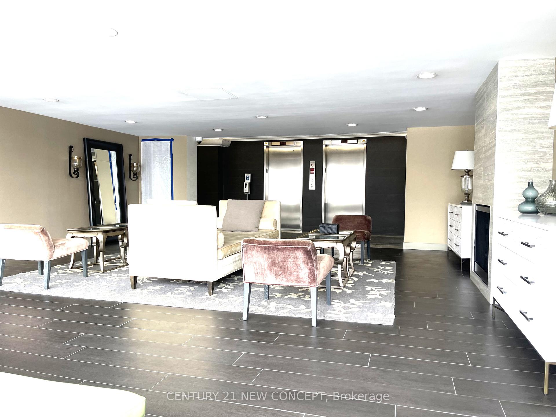 Photo 8 of Unit 207, 7811 Yonge Street, Markham, Thornhill — HOMEH