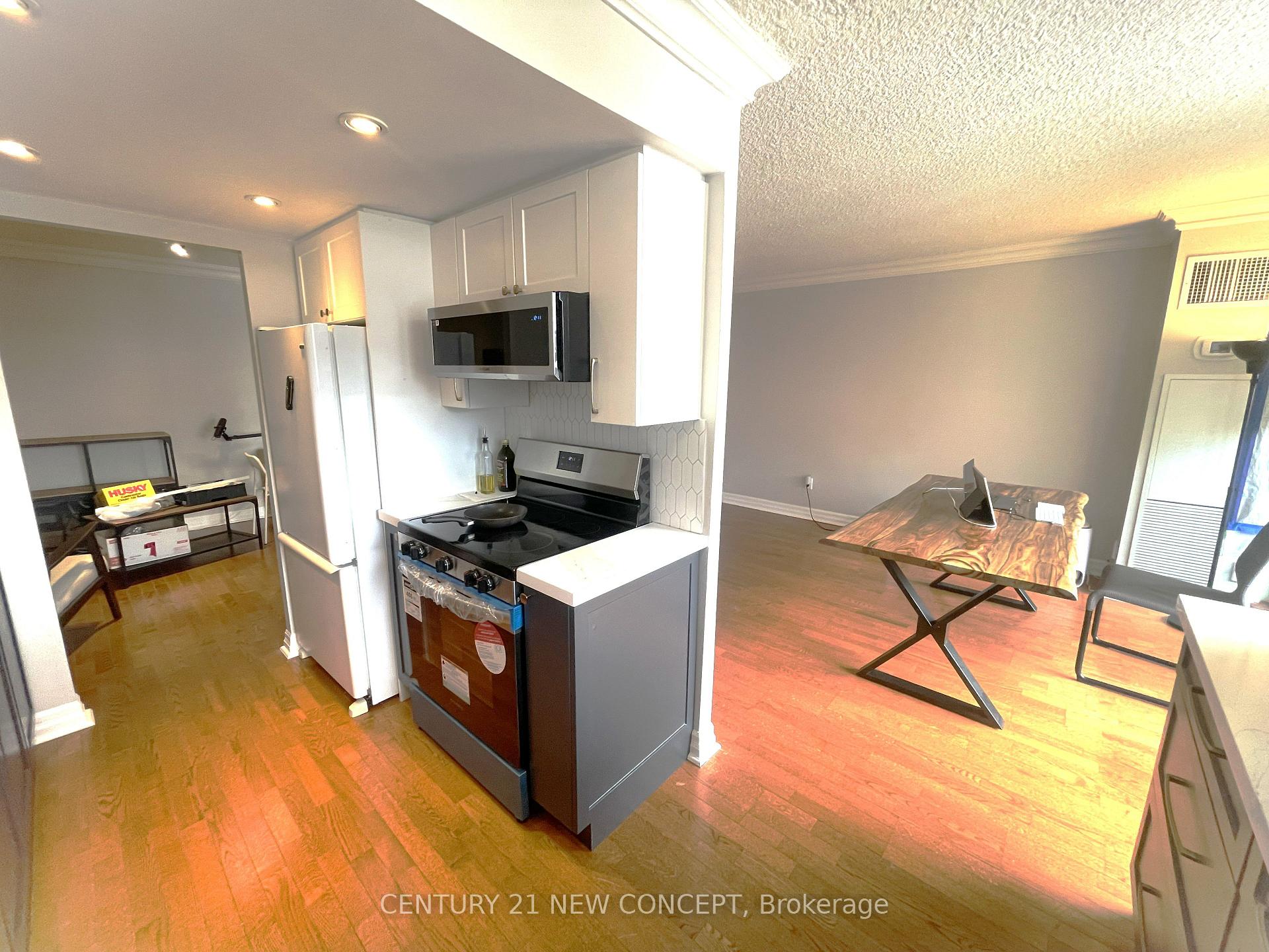 Photo 13 of Unit 207, 7811 Yonge Street, Markham, Thornhill — HOMEH
