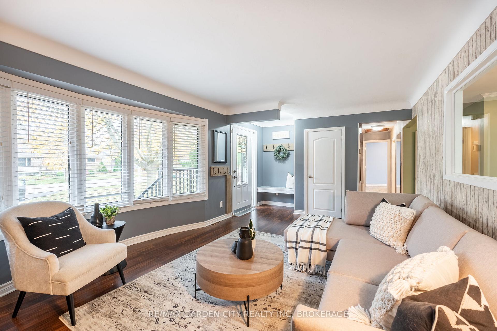 Photo 6 of 29 Southdale Drive, St. Catharines, Vine/Linwell — HOMEH