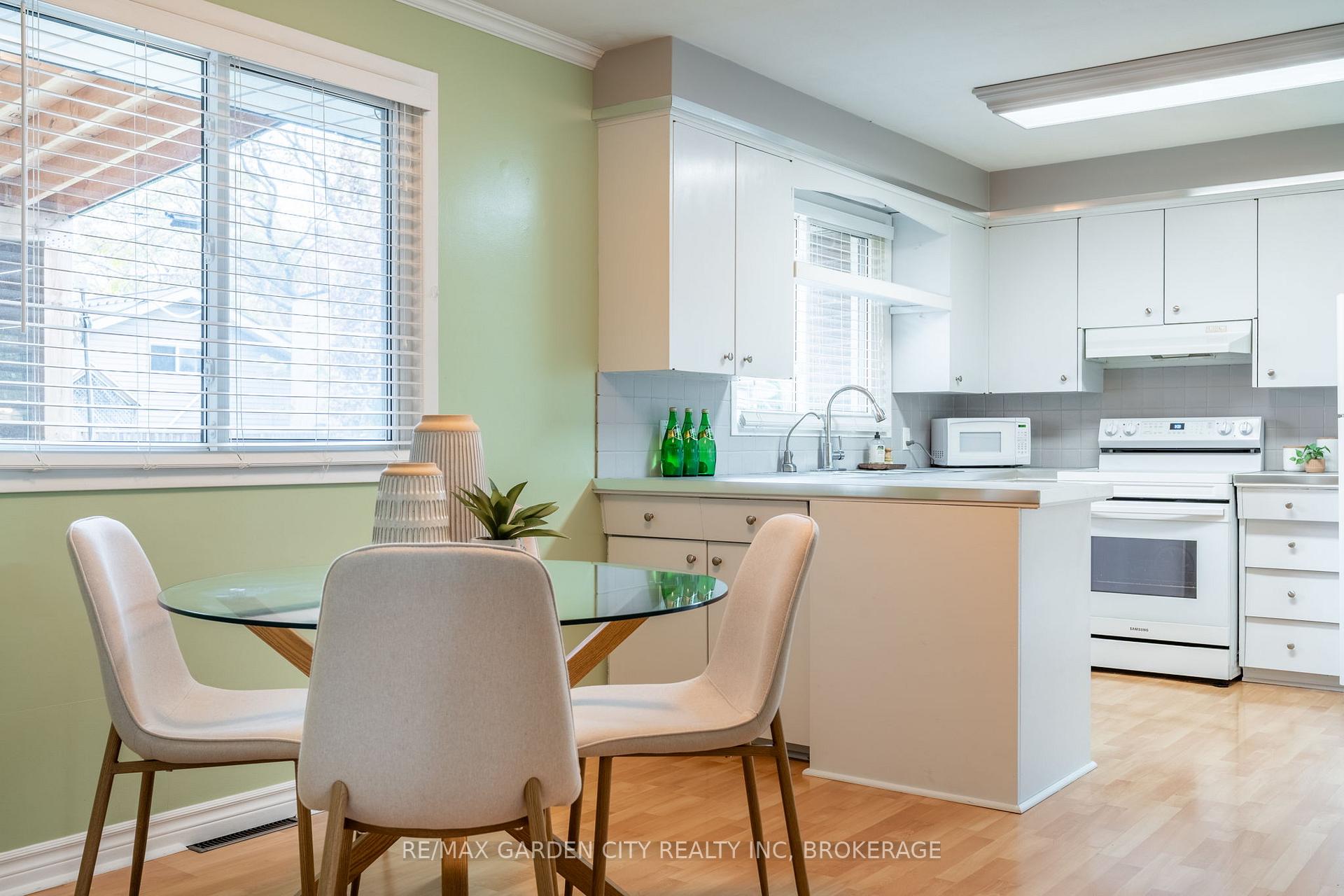Photo 7 of 29 Southdale Drive, St. Catharines, Vine/Linwell — HOMEH