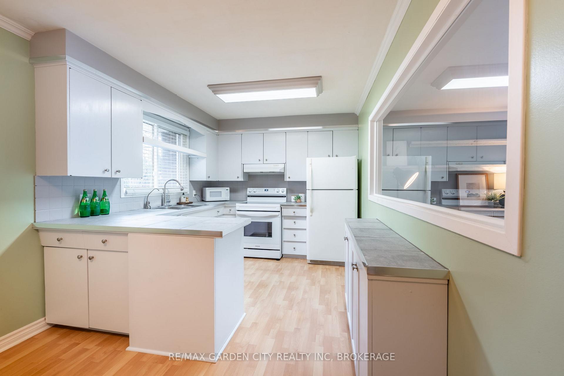 Photo 8 of 29 Southdale Drive, St. Catharines, Vine/Linwell — HOMEH