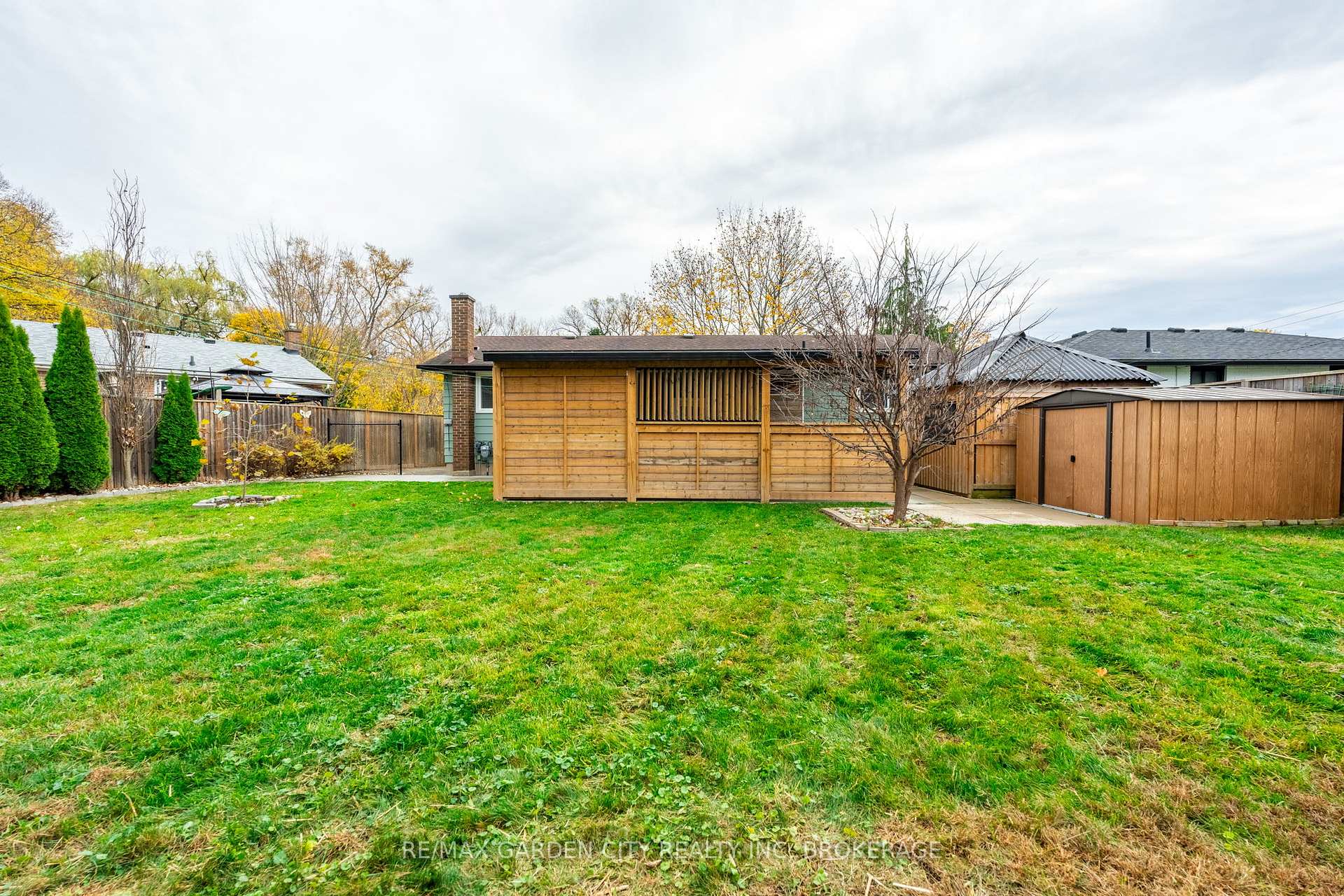 Photo 28 of 29 Southdale Drive, St. Catharines, Vine/Linwell — HOMEH