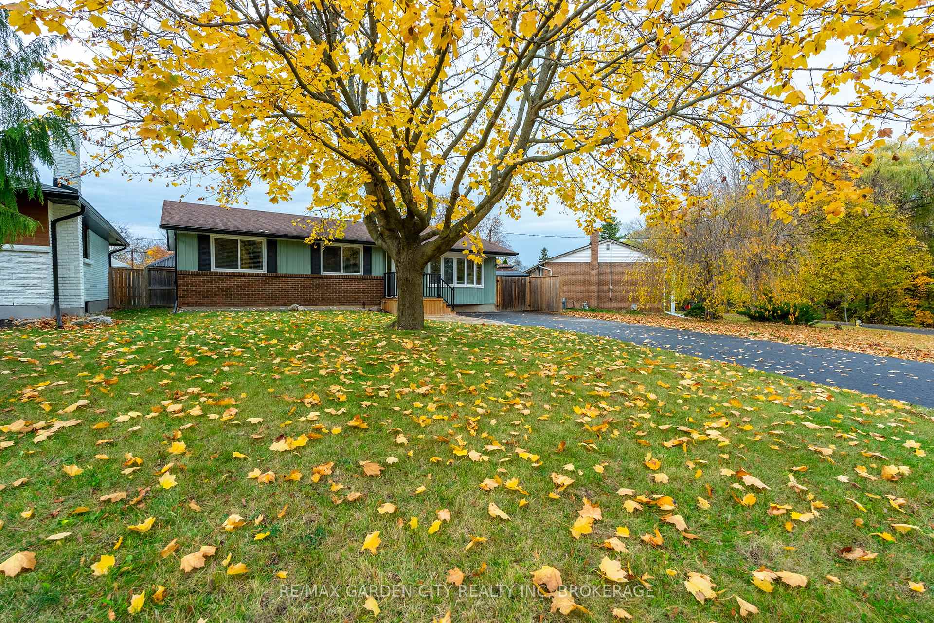 Photo 33 of 29 Southdale Drive, St. Catharines, Vine/Linwell — HOMEH