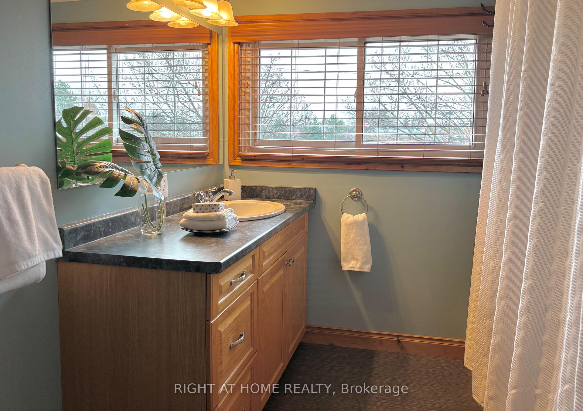 Photo 16 of 5 Wilholme Drive, St. Catharines, Grapeview — HOMEH