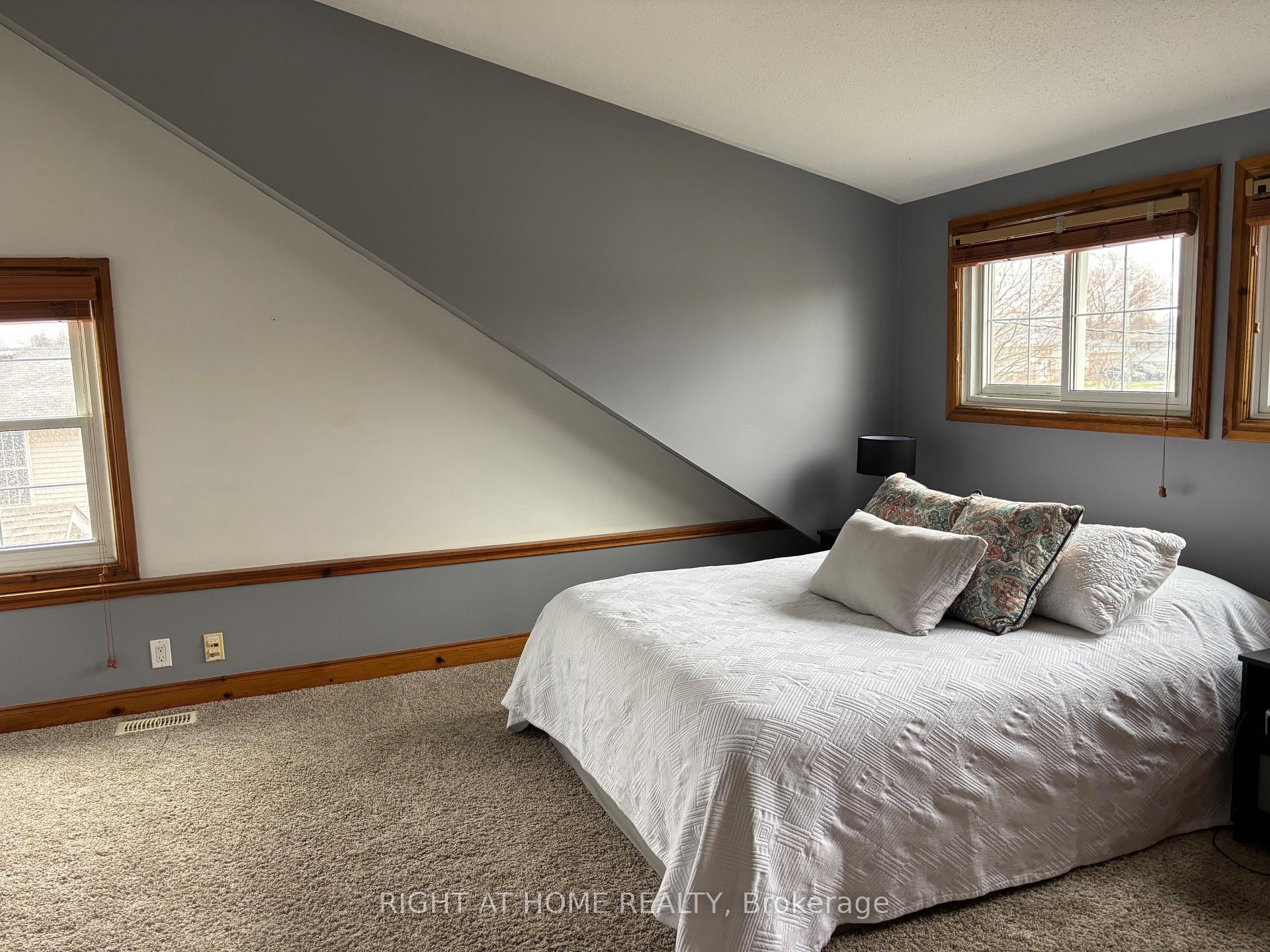 Photo 20 of 5 Wilholme Drive, St. Catharines, Grapeview — HOMEH