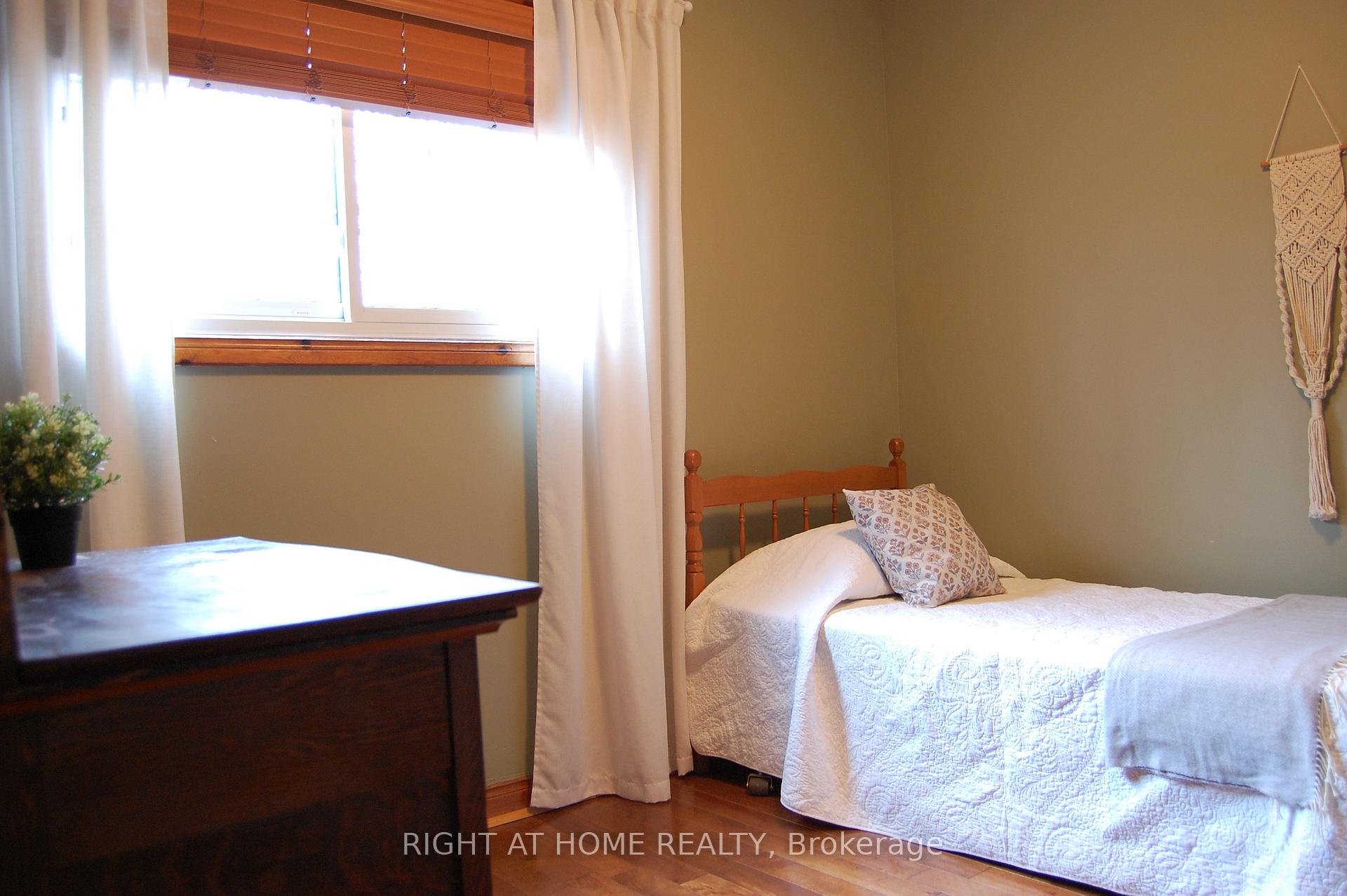 Photo 41 of 5 Wilholme Drive, St. Catharines, Grapeview — HOMEH