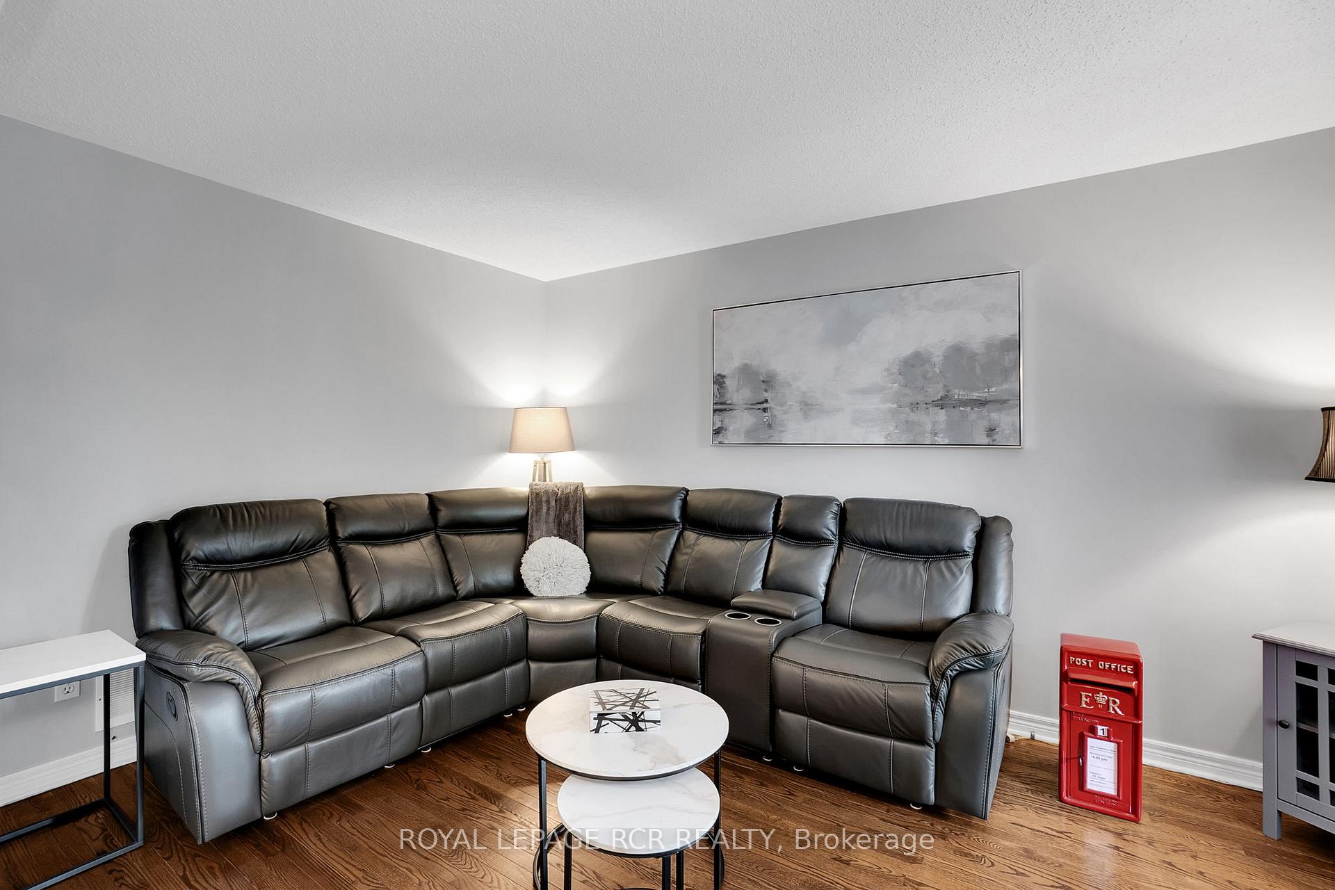 Photo 7 of 20 Marnet Court, Caledon, Bolton East — HOMEH