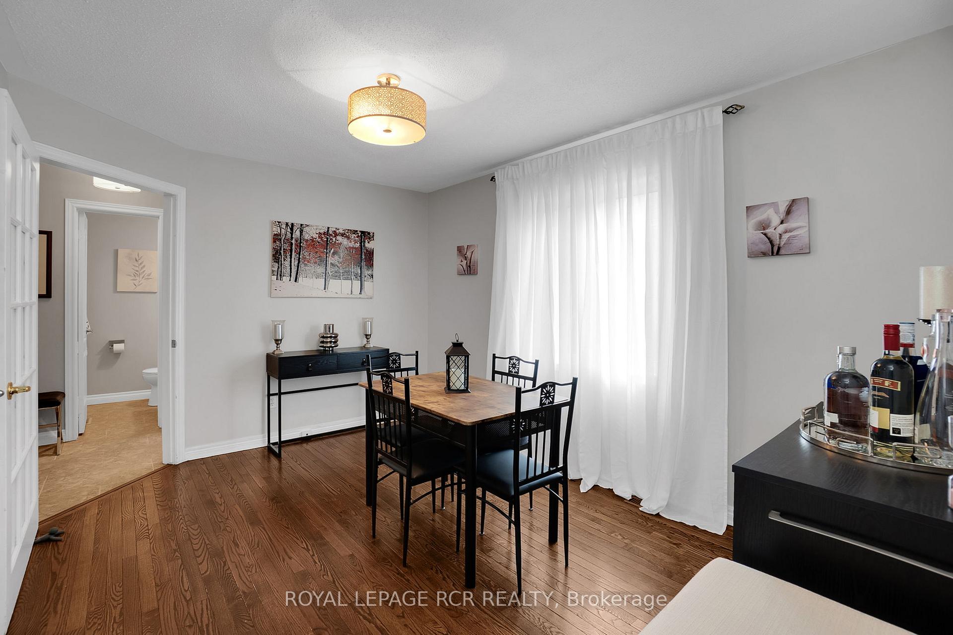 Photo 8 of 20 Marnet Court, Caledon, Bolton East — HOMEH