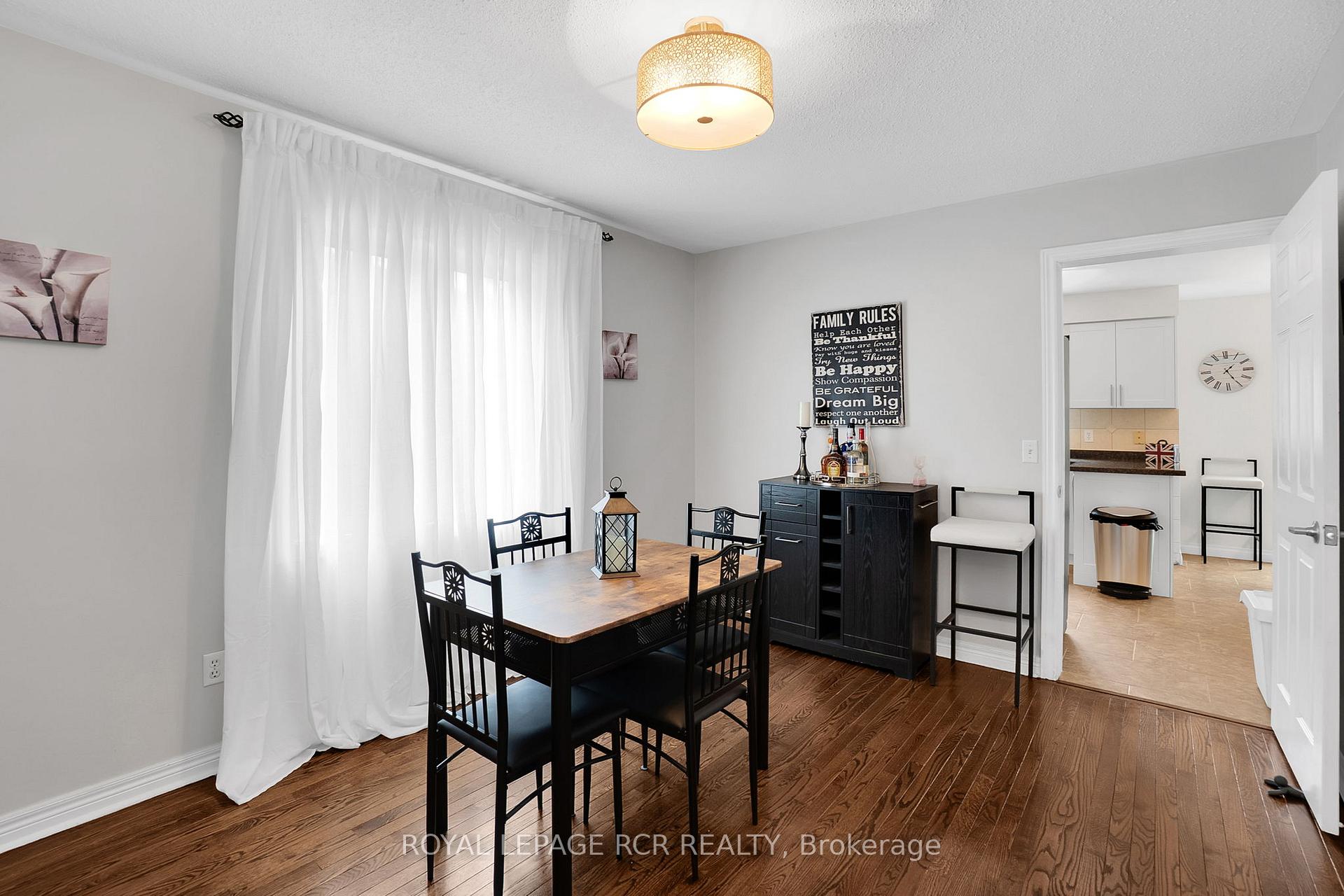 Photo 9 of 20 Marnet Court, Caledon, Bolton East — HOMEH