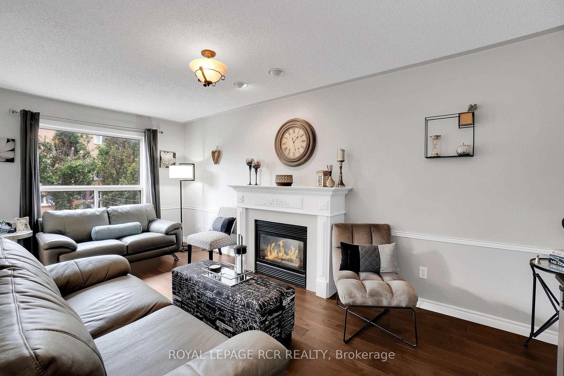 Photo 10 of 20 Marnet Court, Caledon, Bolton East — HOMEH