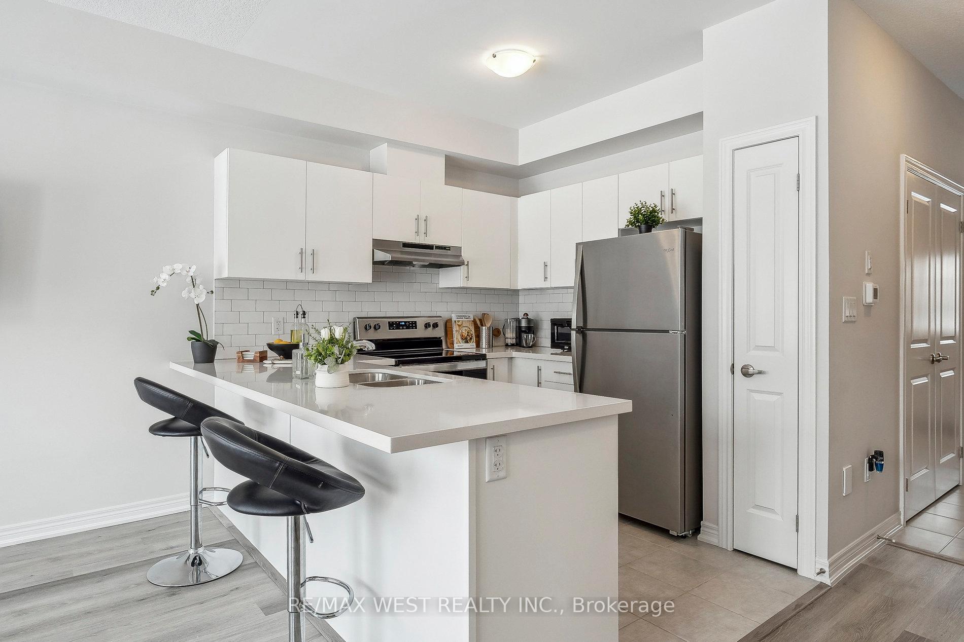 Photo 6 of 89 Pinot Crescent, Hamilton, Stoney Creek — HOMEH