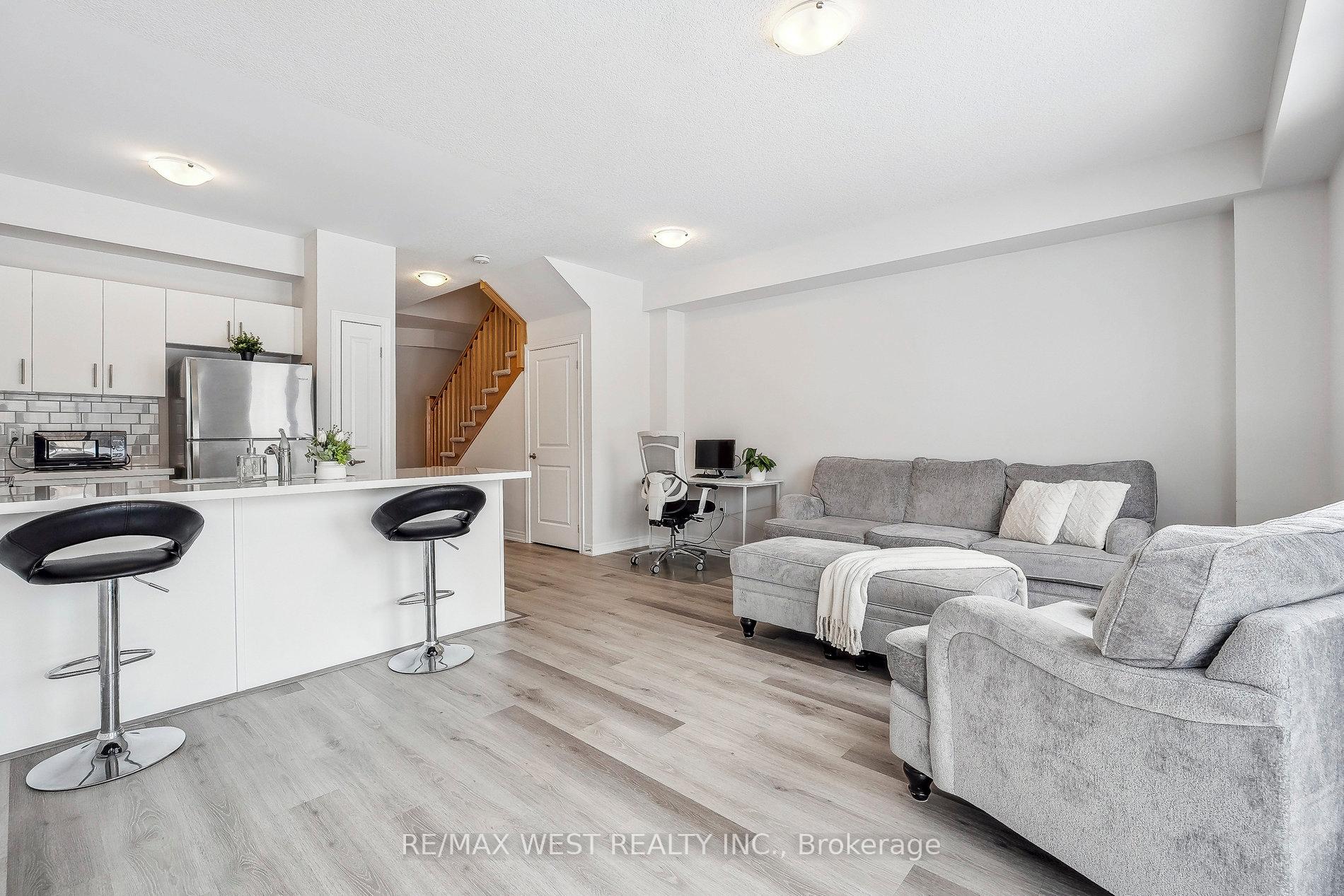 Photo 7 of 89 Pinot Crescent, Hamilton, Stoney Creek — HOMEH