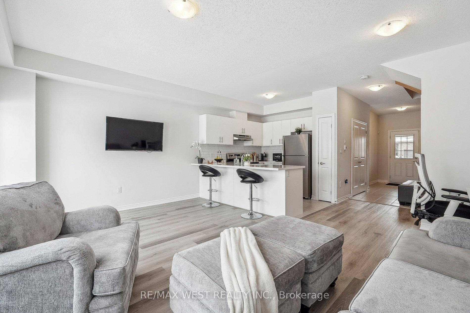 Photo 8 of 89 Pinot Crescent, Hamilton, Stoney Creek — HOMEH