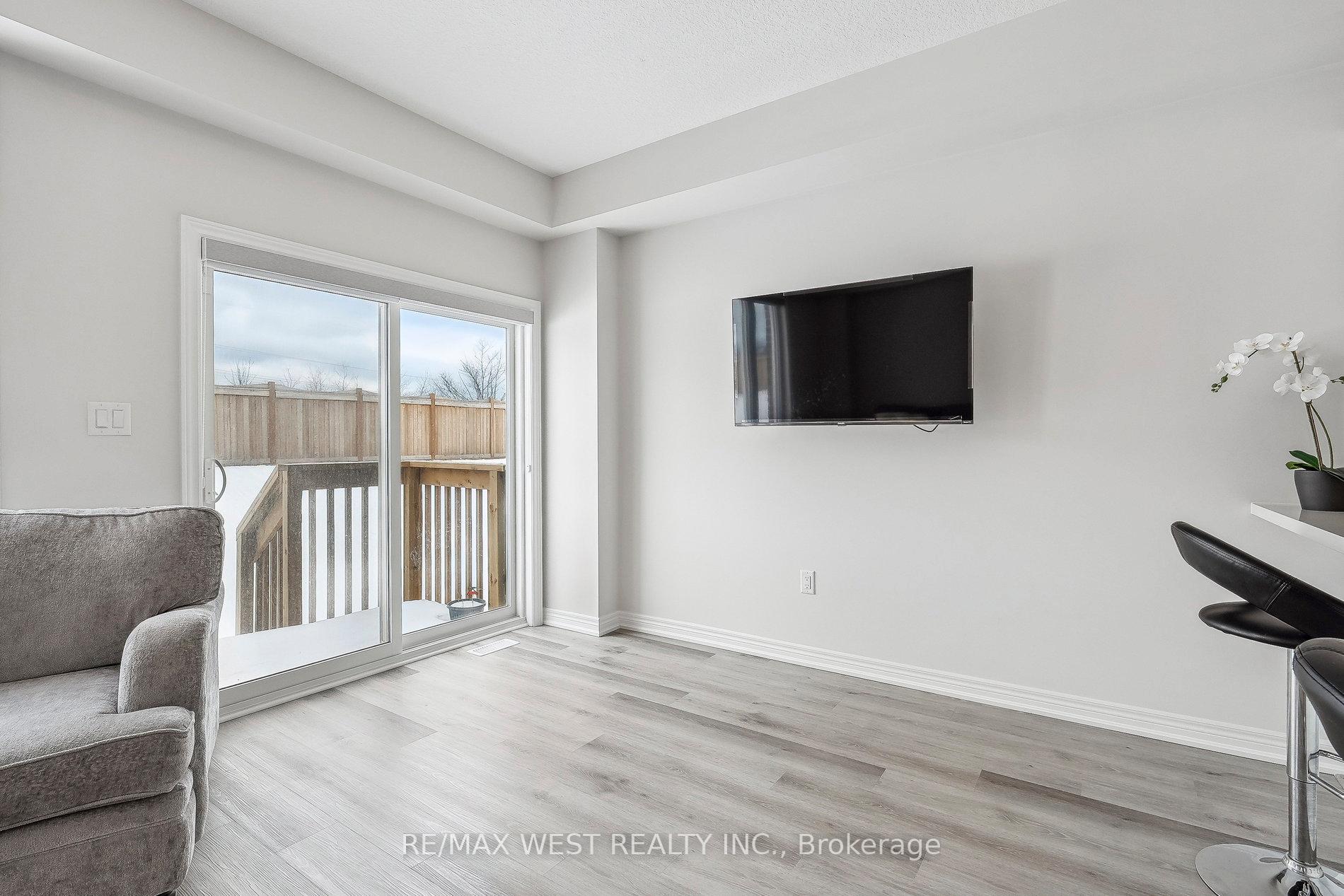 Photo 9 of 89 Pinot Crescent, Hamilton, Stoney Creek — HOMEH
