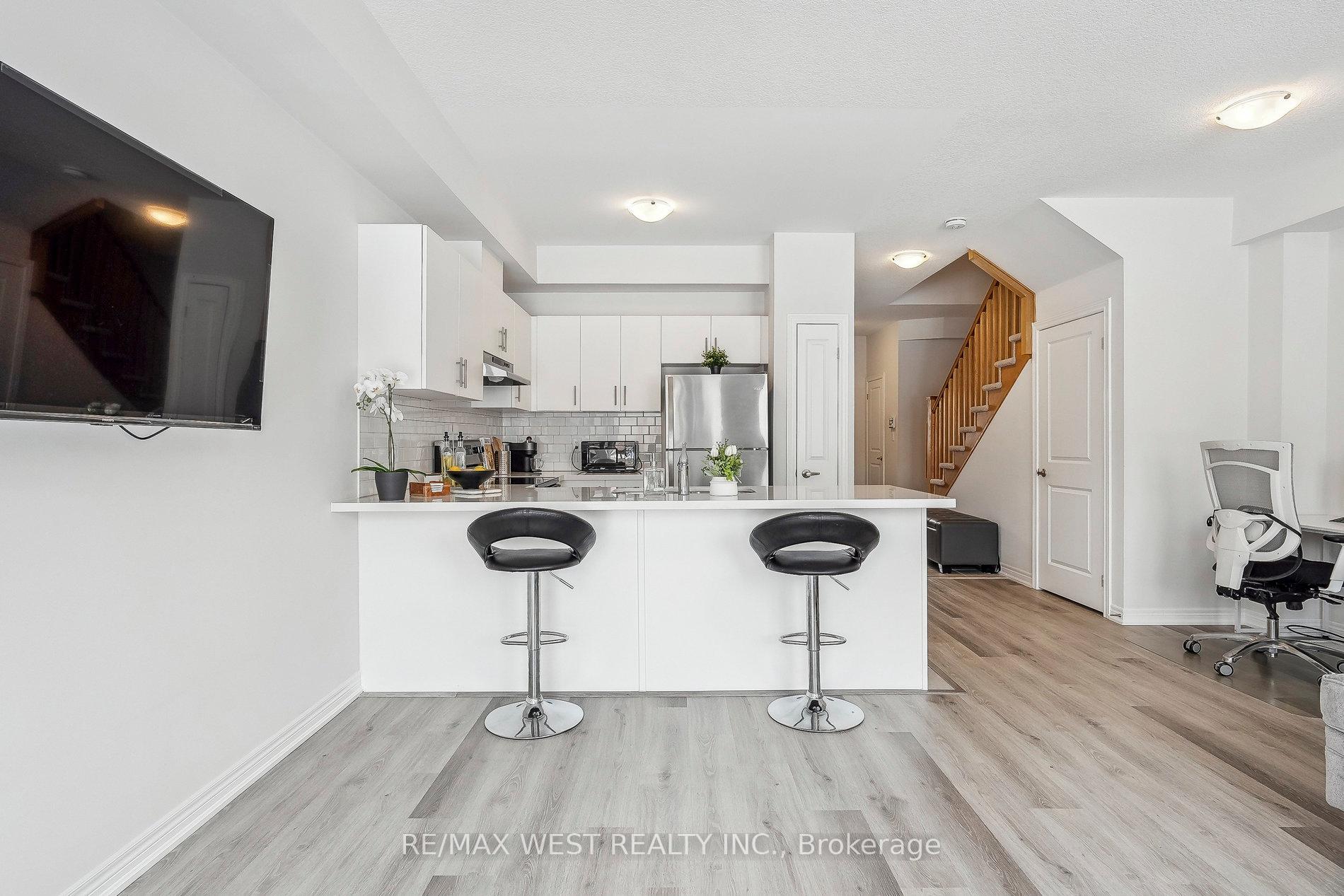 Photo 10 of 89 Pinot Crescent, Hamilton, Stoney Creek — HOMEH