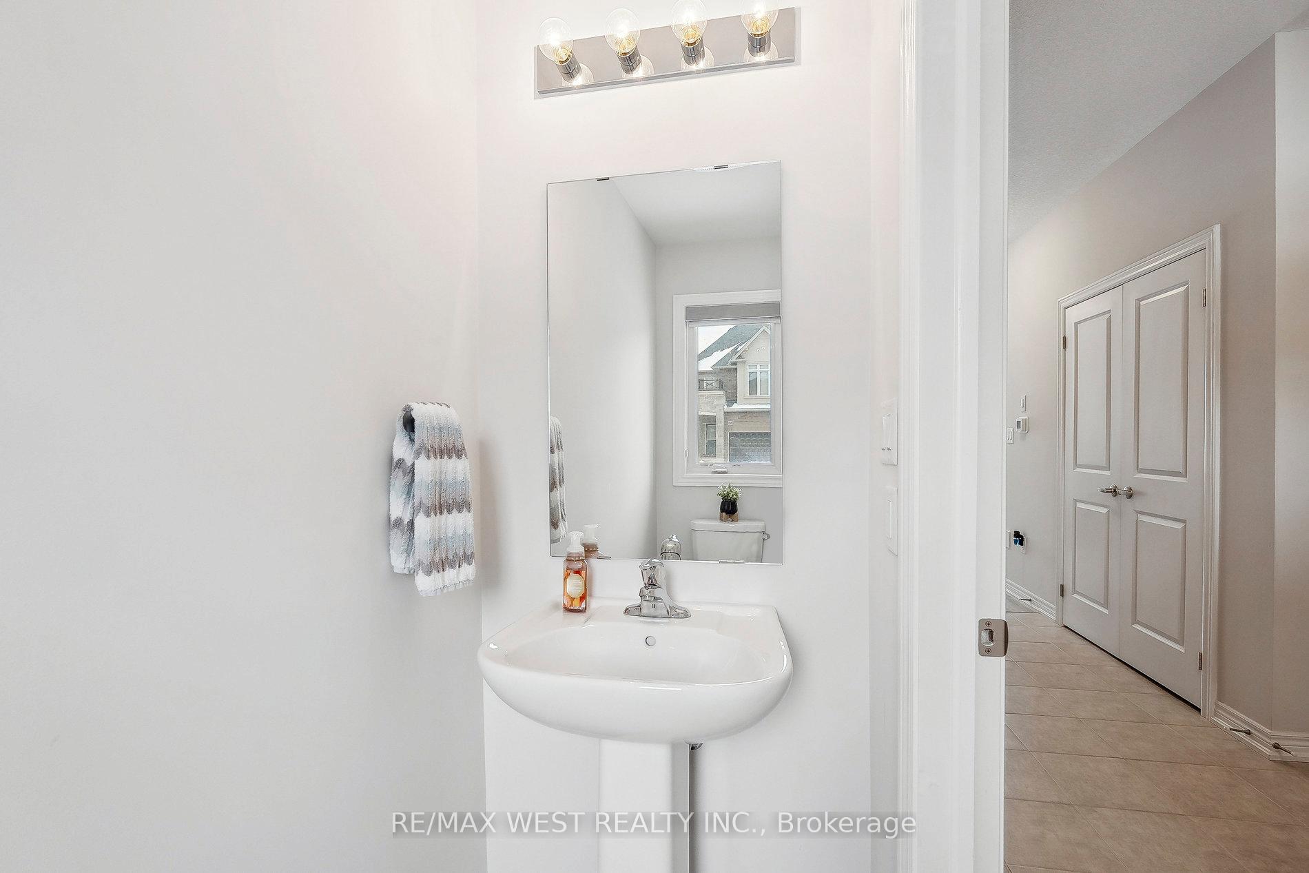 Photo 11 of 89 Pinot Crescent, Hamilton, Stoney Creek — HOMEH