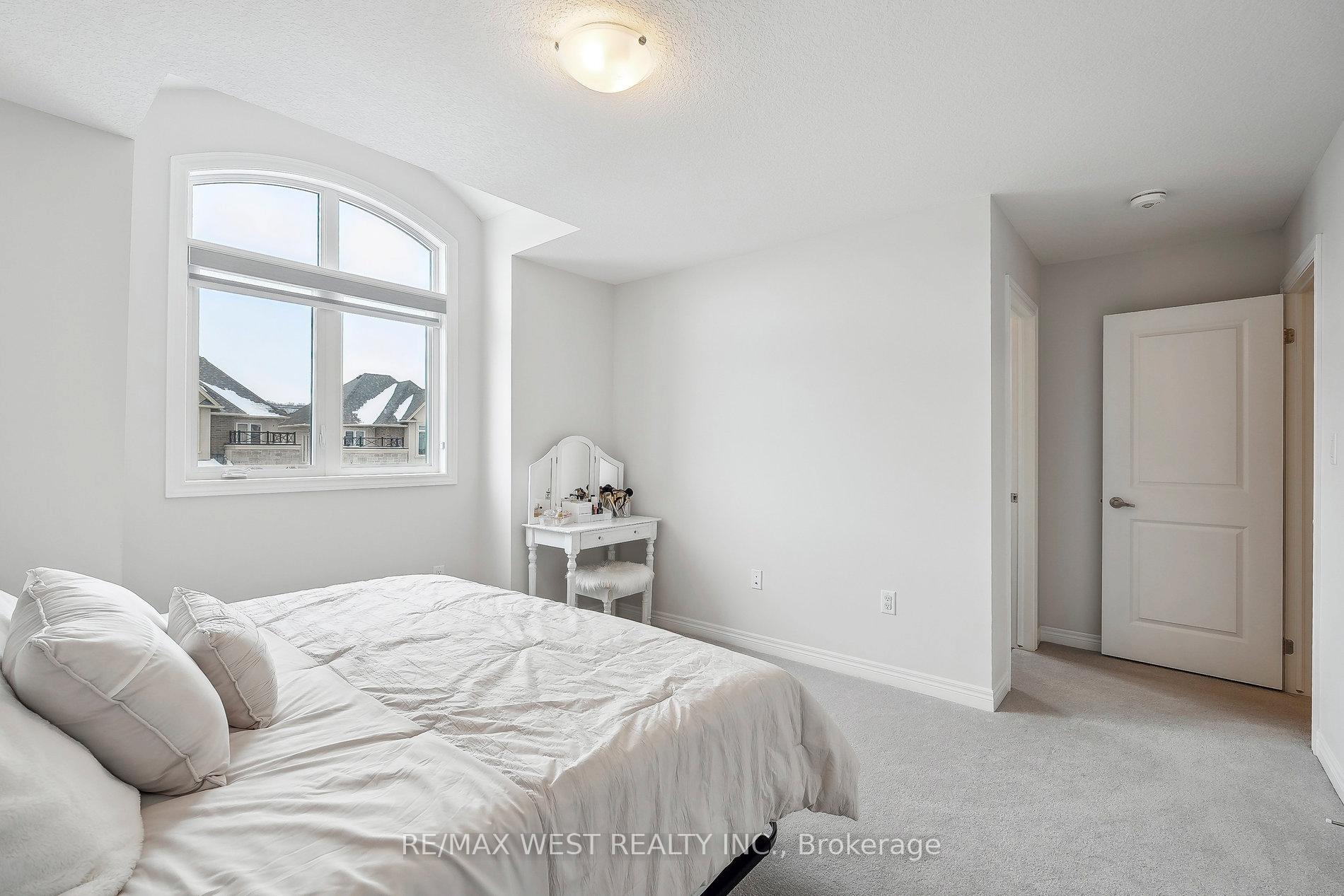 Photo 15 of 89 Pinot Crescent, Hamilton, Stoney Creek — HOMEH