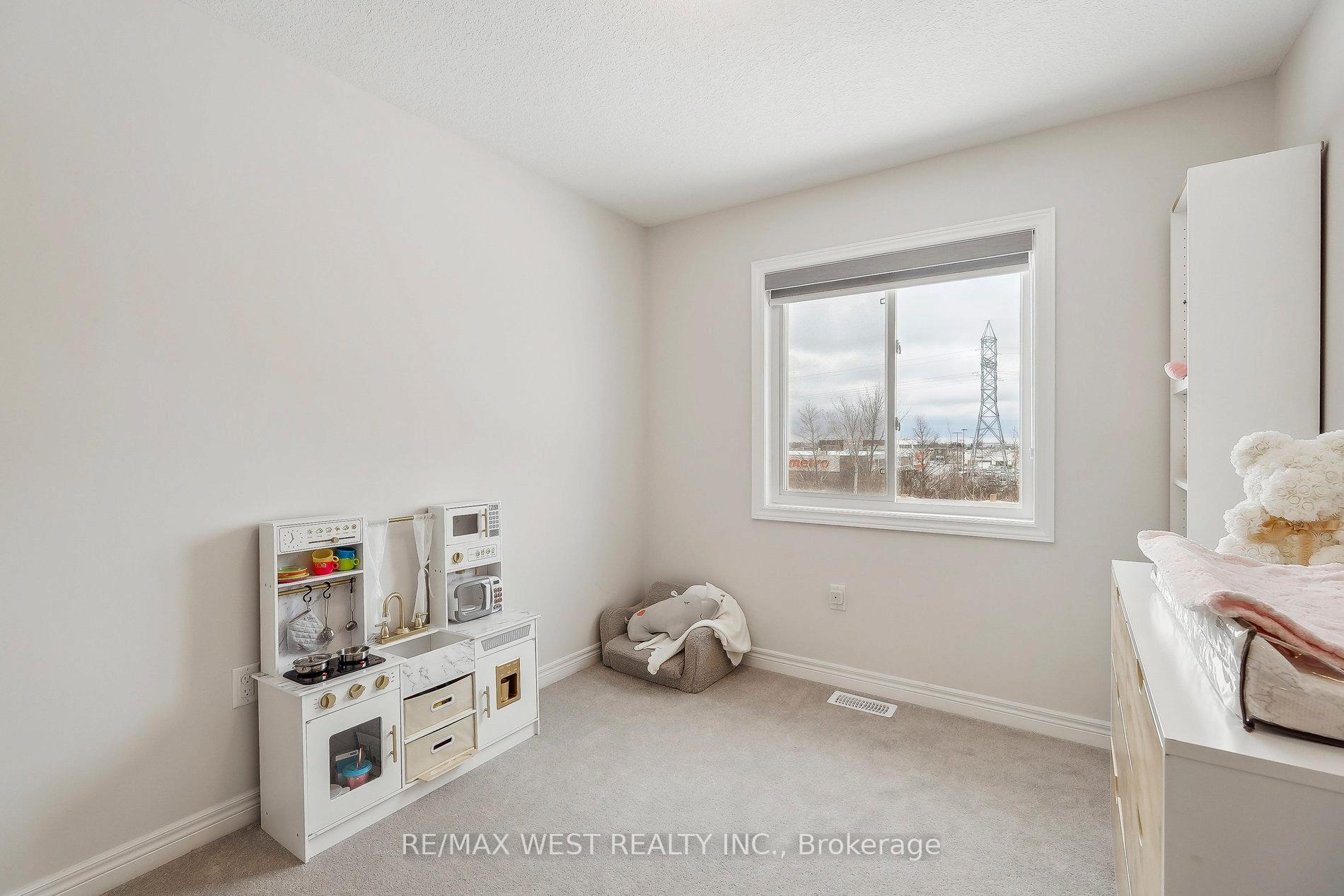Photo 17 of 89 Pinot Crescent, Hamilton, Stoney Creek — HOMEH