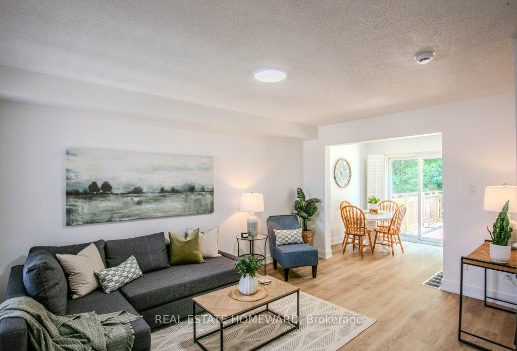Photo 5 of 108 Hawthorne Crescent, Barrie, Ardagh — HOMEH