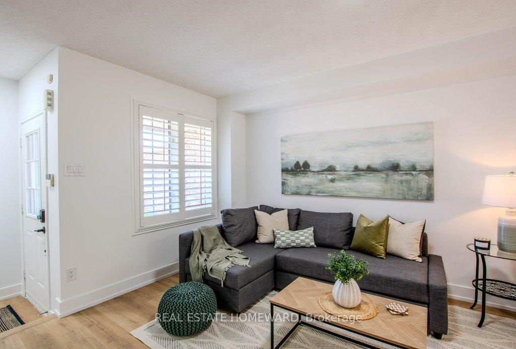 Photo 7 of 108 Hawthorne Crescent, Barrie, Ardagh — HOMEH