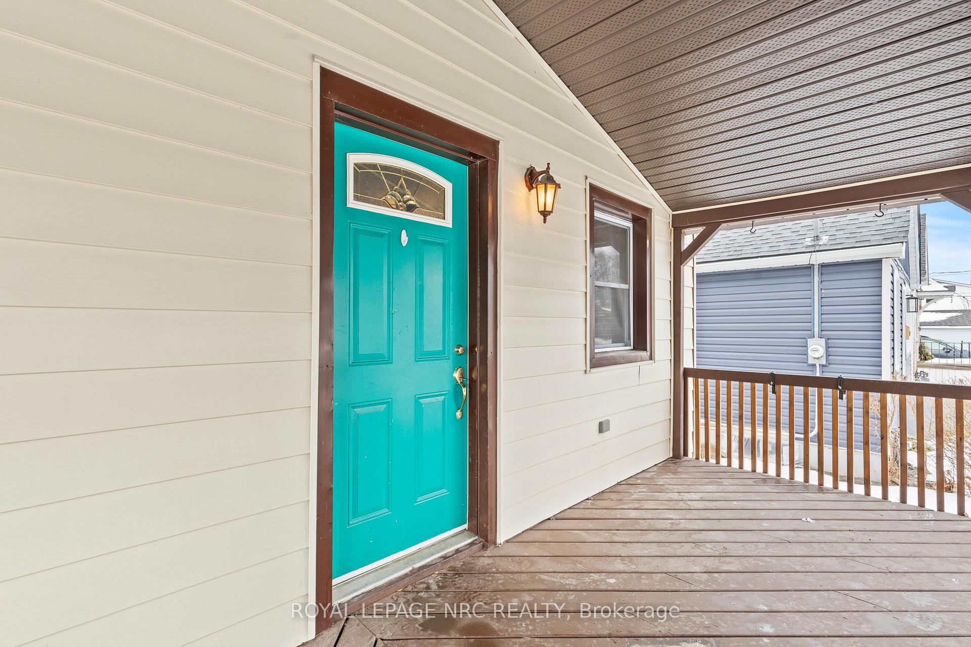 Photo 5 of 7 Marlborough Avenue, St. Catharines, Facer — HOMEH