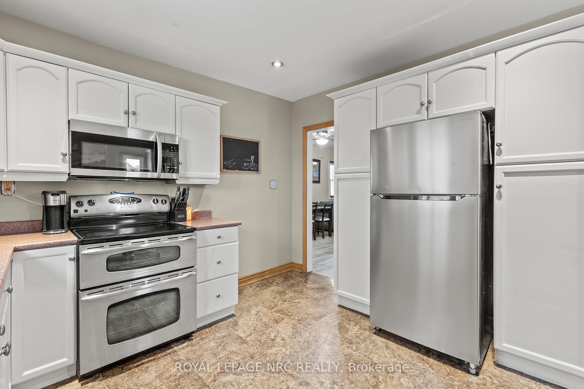 Photo 15 of 7 Marlborough Avenue, St. Catharines, Facer — HOMEH