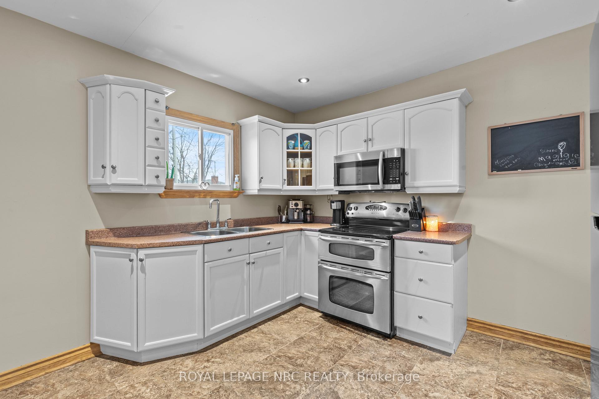 Photo 17 of 7 Marlborough Avenue, St. Catharines, Facer — HOMEH