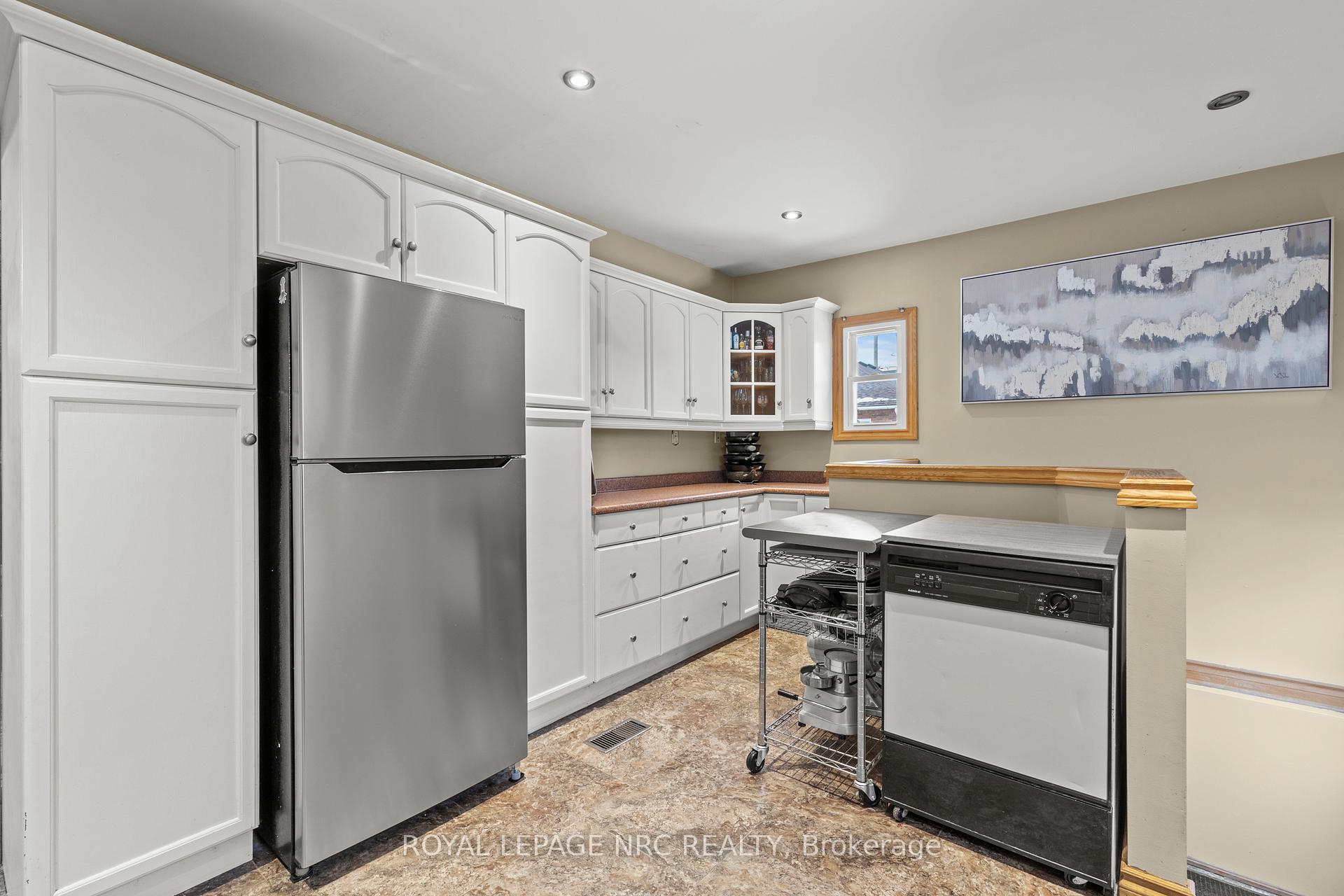 Photo 18 of 7 Marlborough Avenue, St. Catharines, Facer — HOMEH