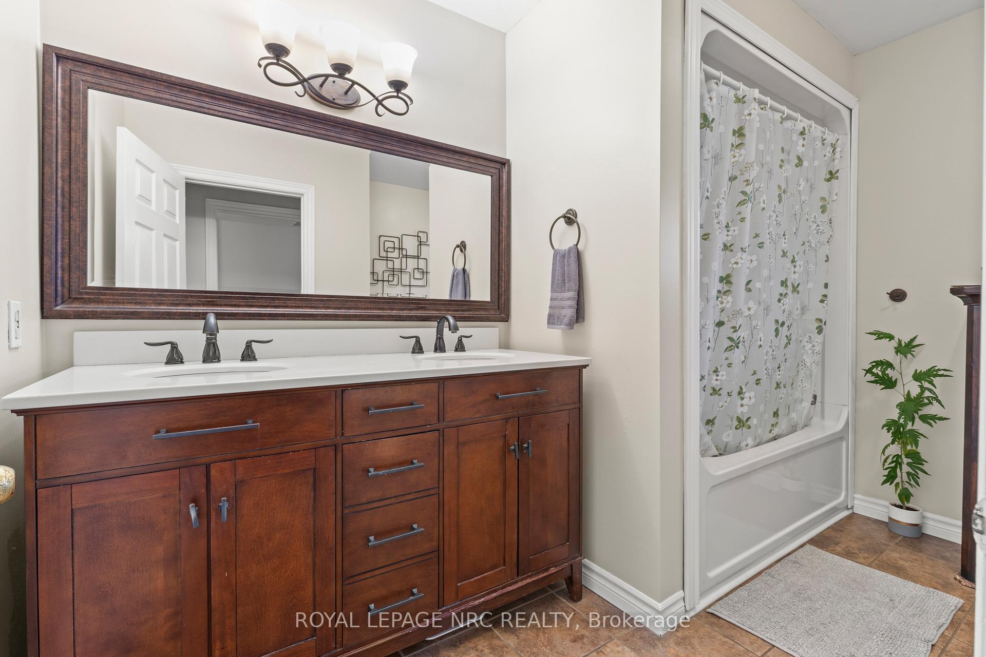 Photo 20 of 7 Marlborough Avenue, St. Catharines, Facer — HOMEH