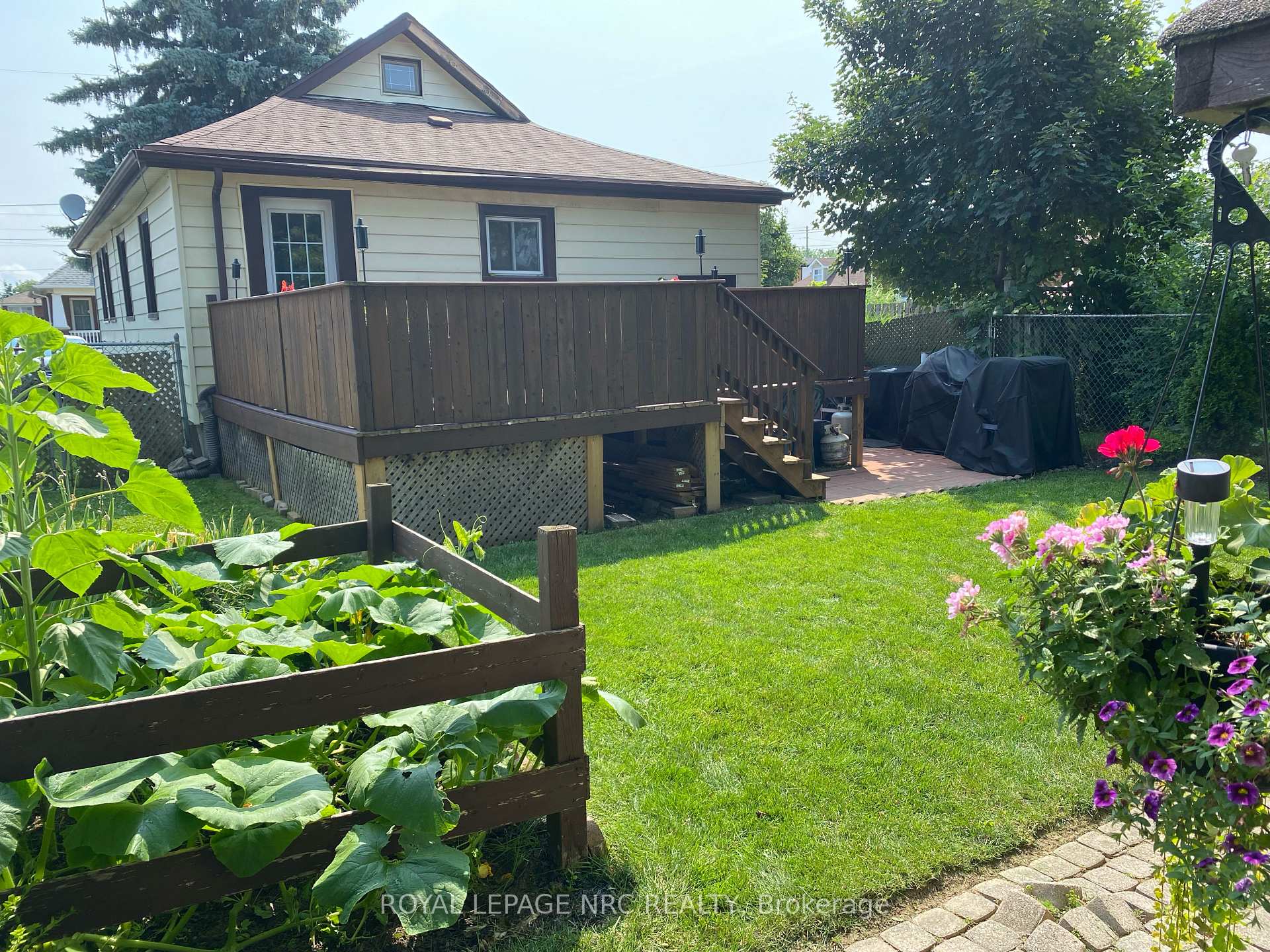 Photo 35 of 7 Marlborough Avenue, St. Catharines, Facer — HOMEH