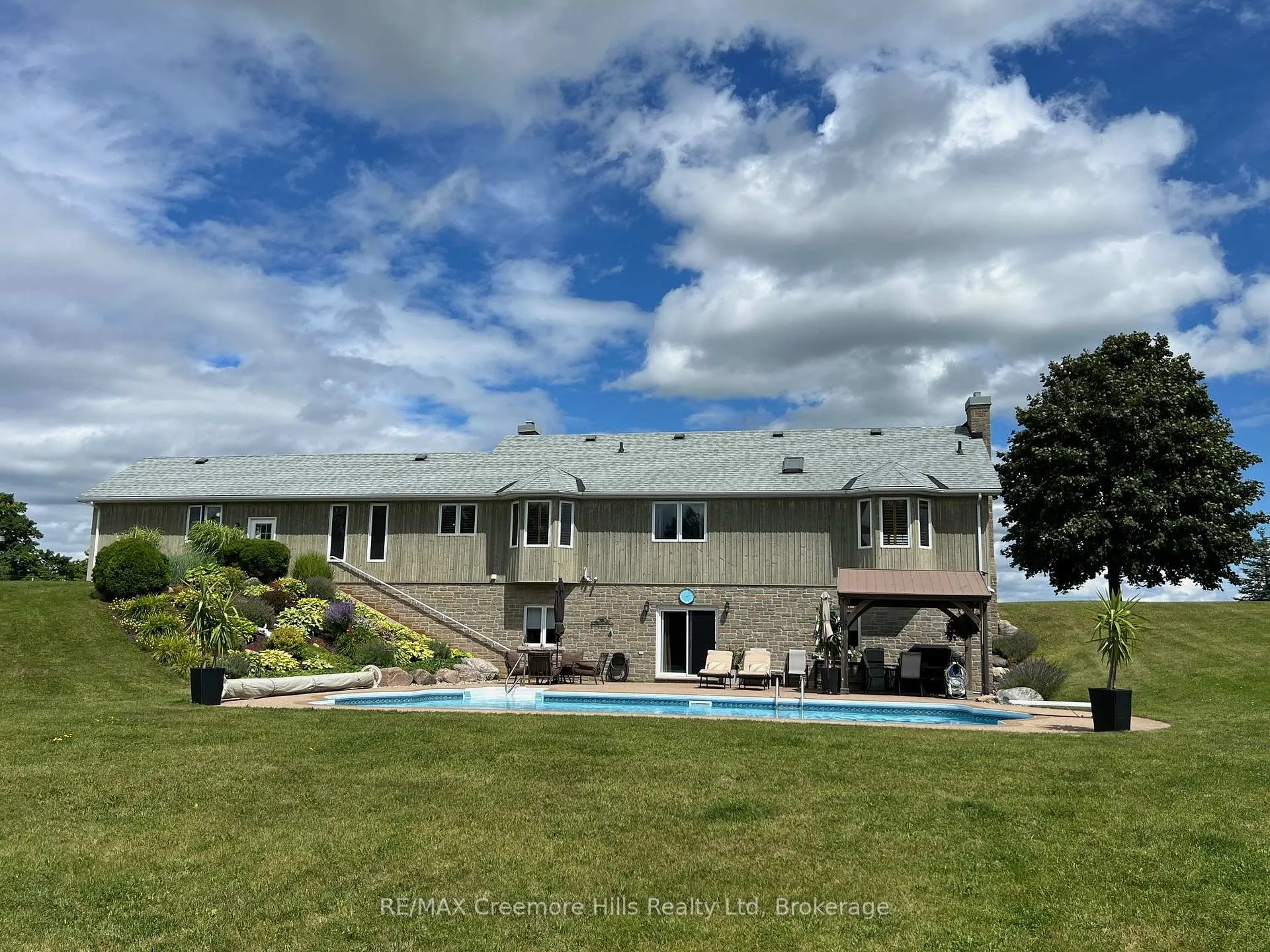 Photo 1 of 2332 Centre Line, Clearview, Rural Clearview — HOMEH
