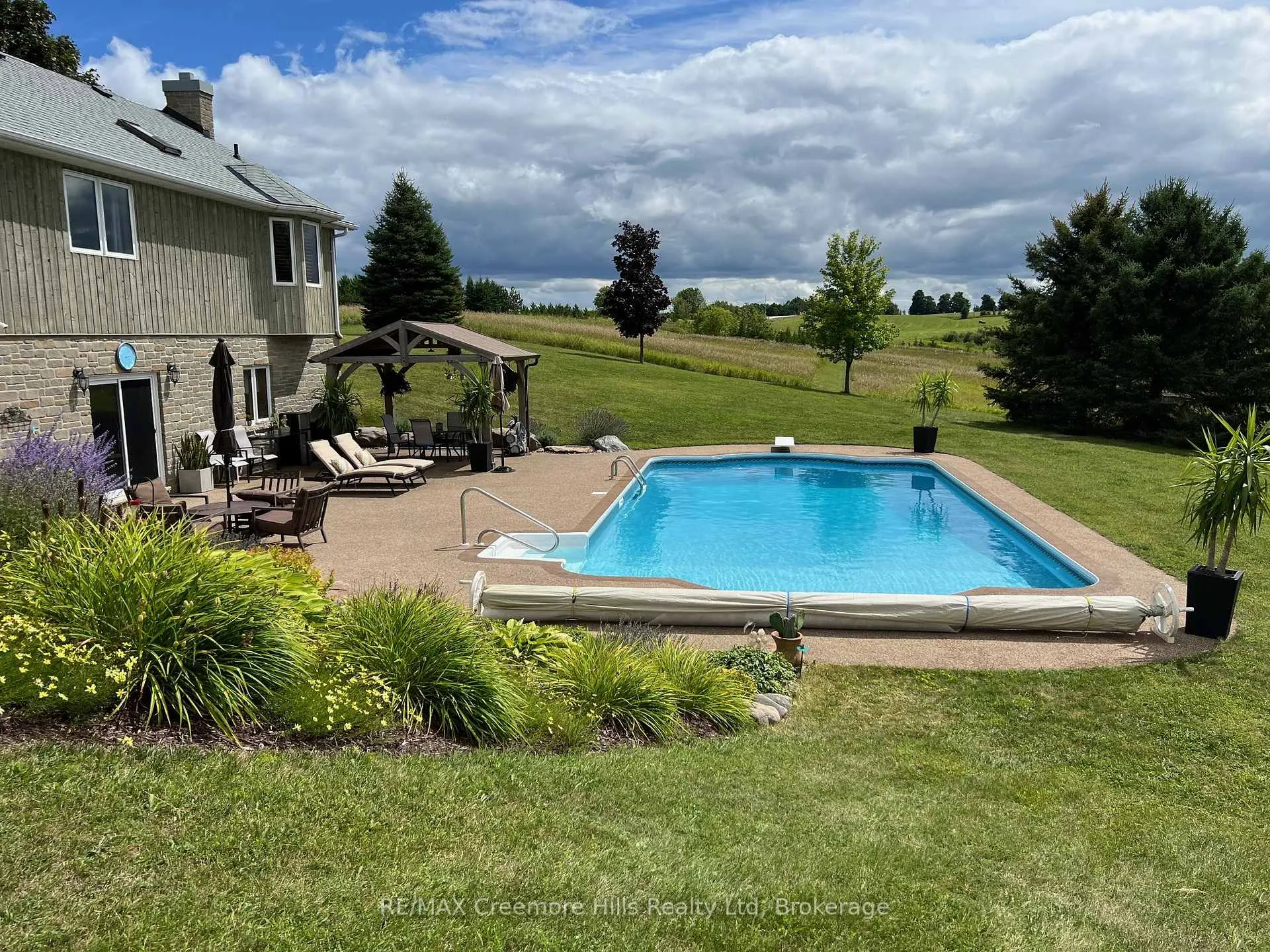Photo 3 of 2332 Centre Line, Clearview, Rural Clearview — HOMEH