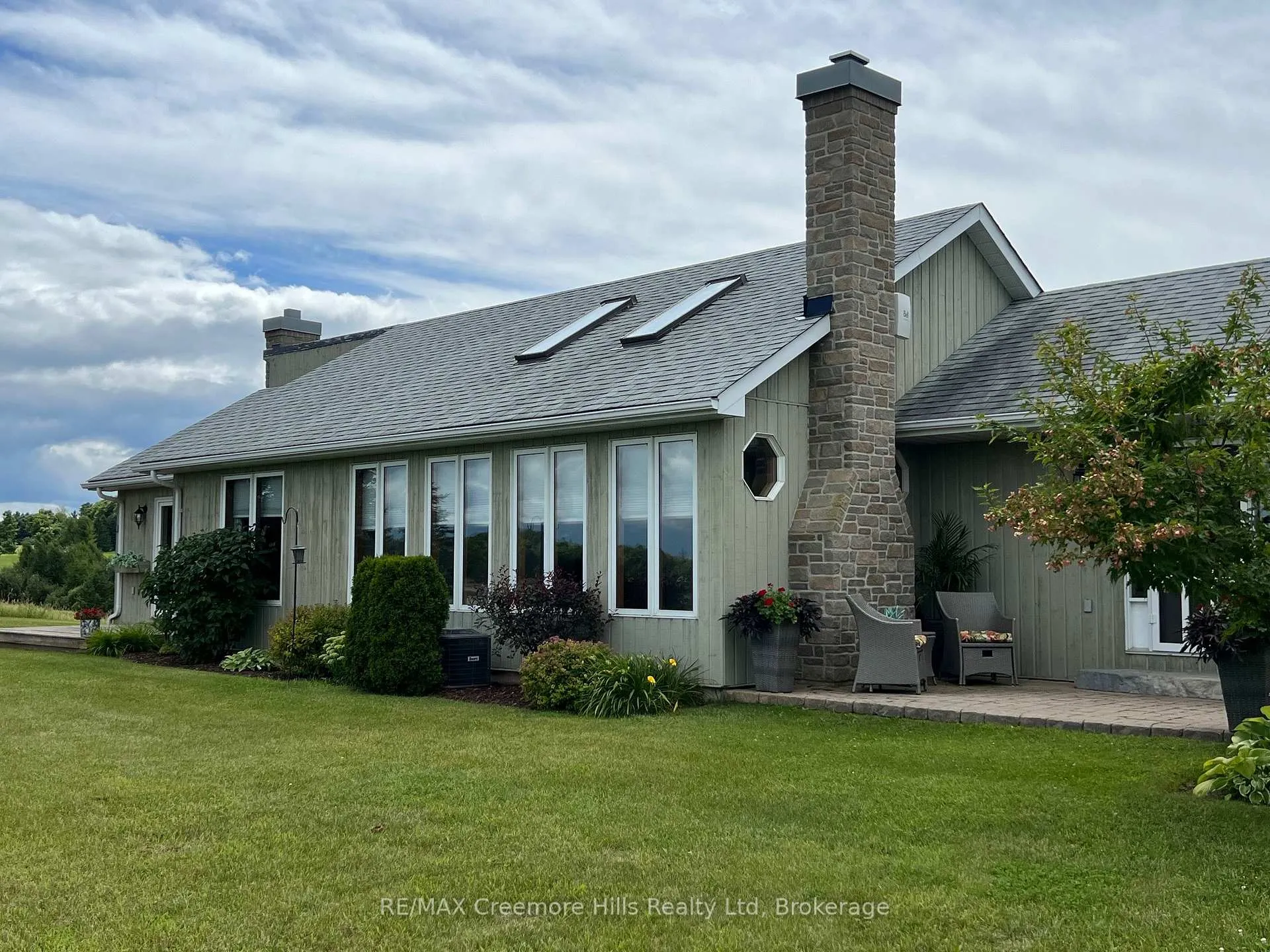Photo 6 of 2332 Centre Line, Clearview, Rural Clearview — HOMEH