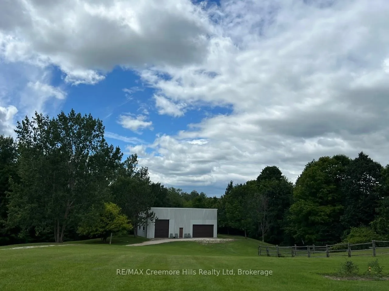 Photo 13 of 2332 Centre Line, Clearview, Rural Clearview — HOMEH