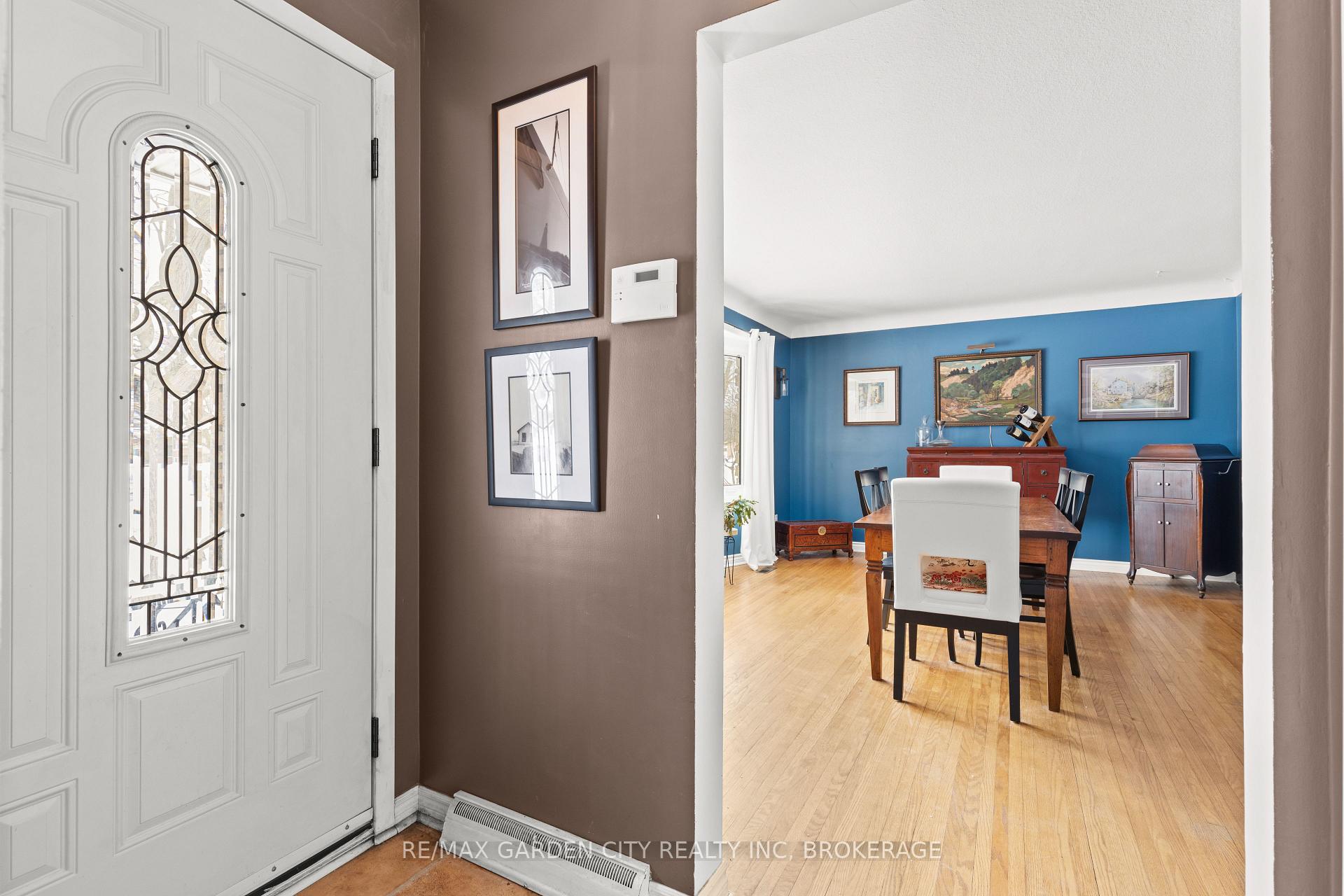 Photo 4 of 30 St. Lawrence Drive, St. Catharines, Bunting/Linwell — HOMEH