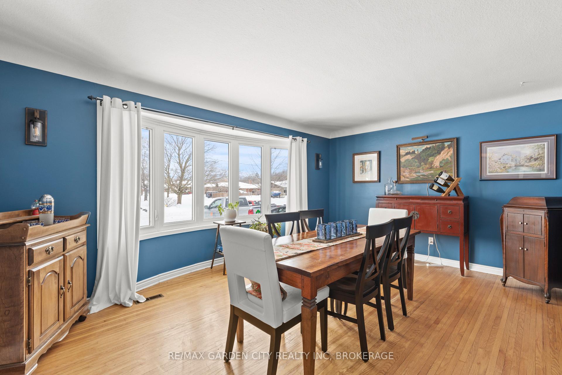 Photo 5 of 30 St. Lawrence Drive, St. Catharines, Bunting/Linwell — HOMEH