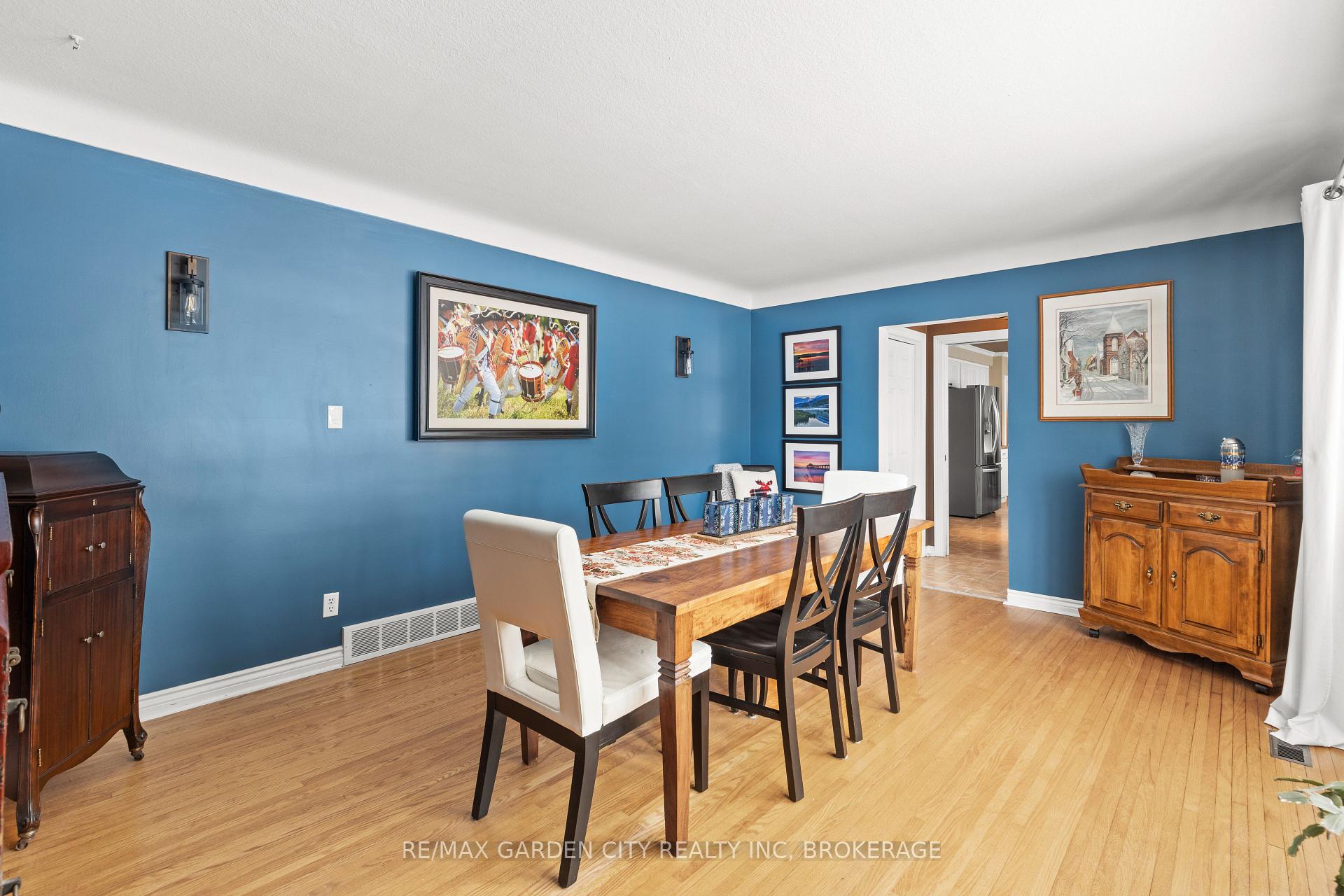 Photo 6 of 30 St. Lawrence Drive, St. Catharines, Bunting/Linwell — HOMEH
