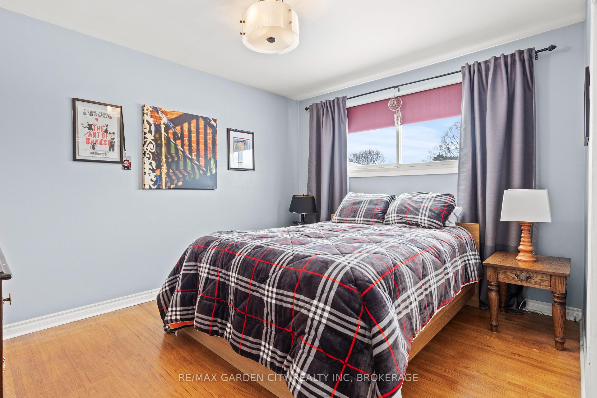 Photo 11 of 30 St. Lawrence Drive, St. Catharines, Bunting/Linwell — HOMEH