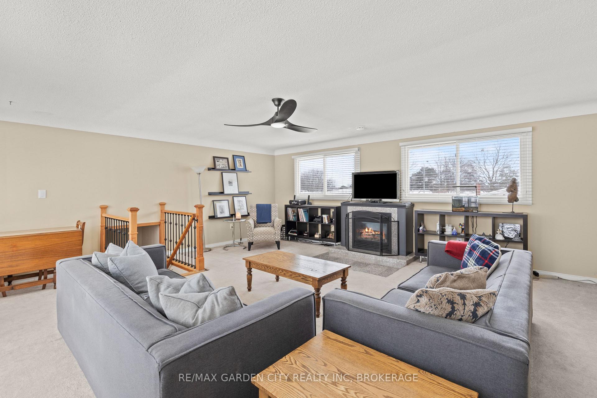 Photo 15 of 30 St. Lawrence Drive, St. Catharines, Bunting/Linwell — HOMEH
