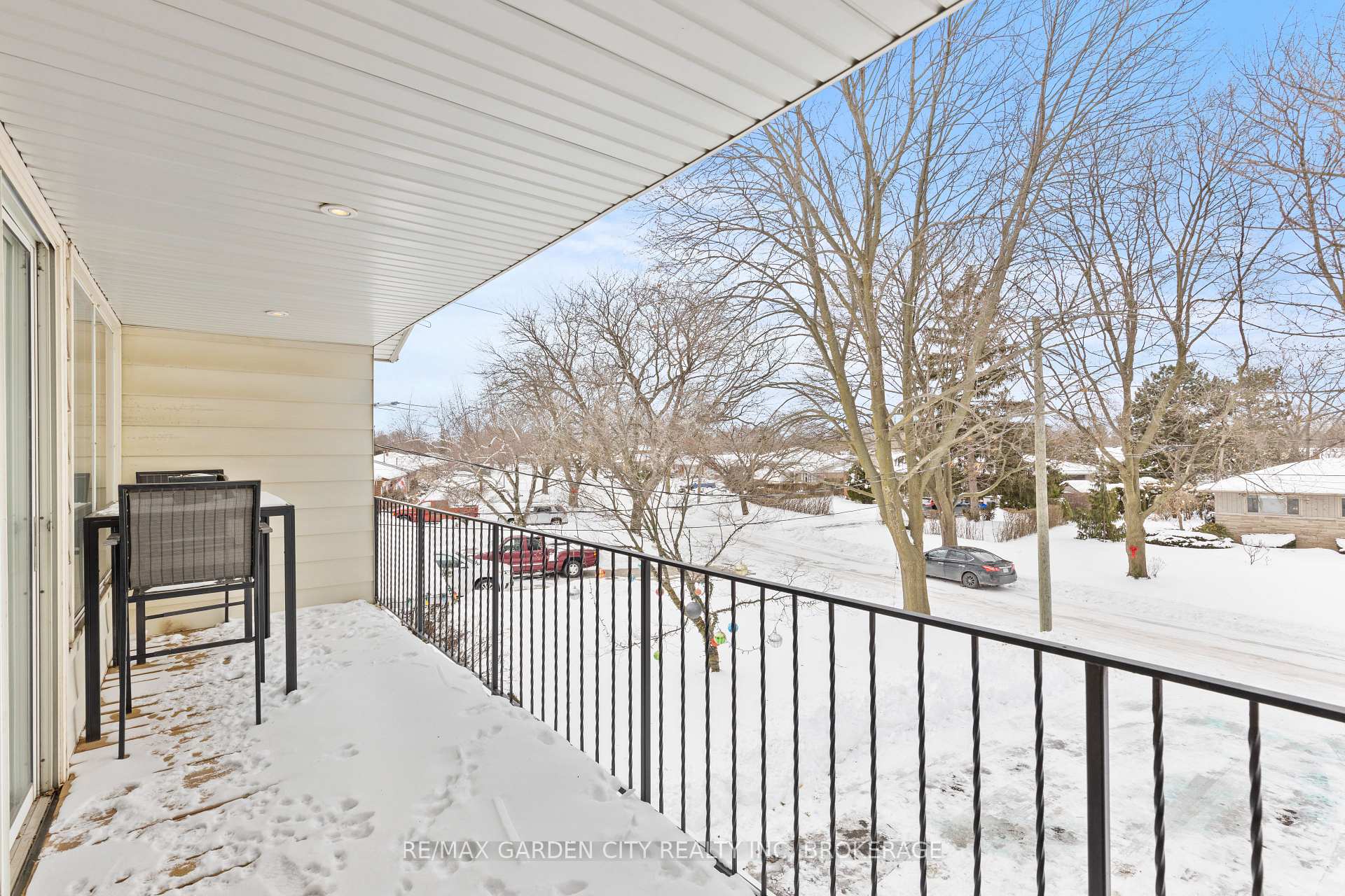 Photo 18 of 30 St. Lawrence Drive, St. Catharines, Bunting/Linwell — HOMEH