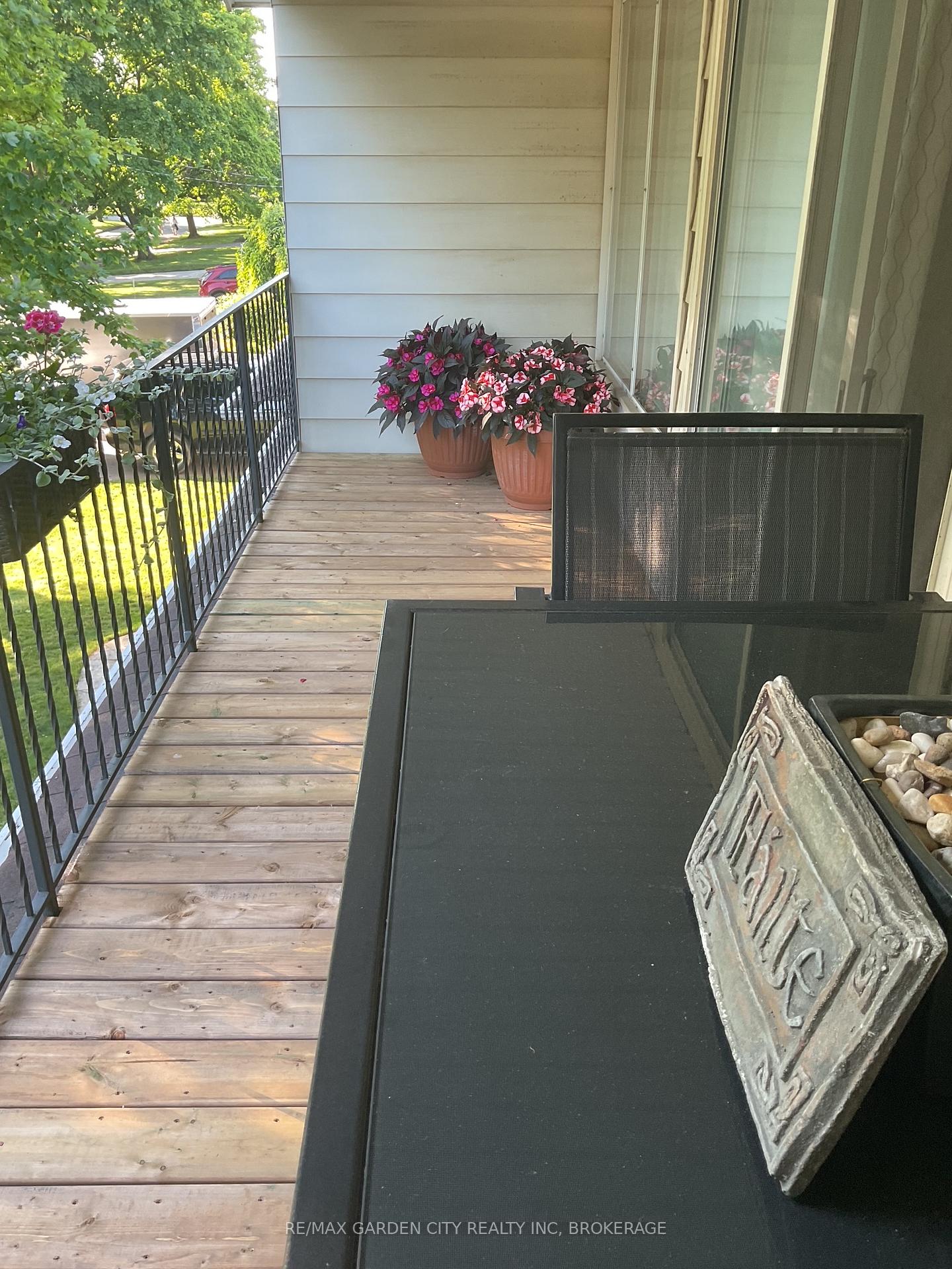 Photo 21 of 30 St. Lawrence Drive, St. Catharines, Bunting/Linwell — HOMEH