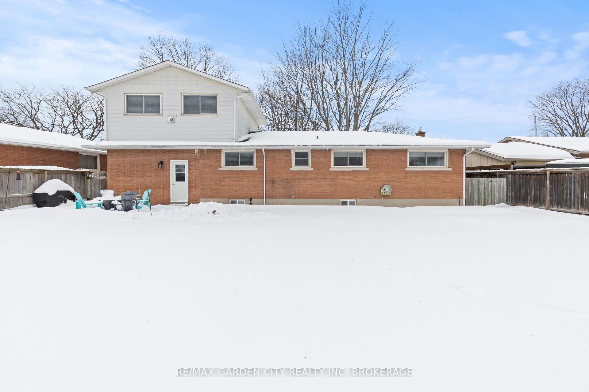 Photo 28 of 30 St. Lawrence Drive, St. Catharines, Bunting/Linwell — HOMEH
