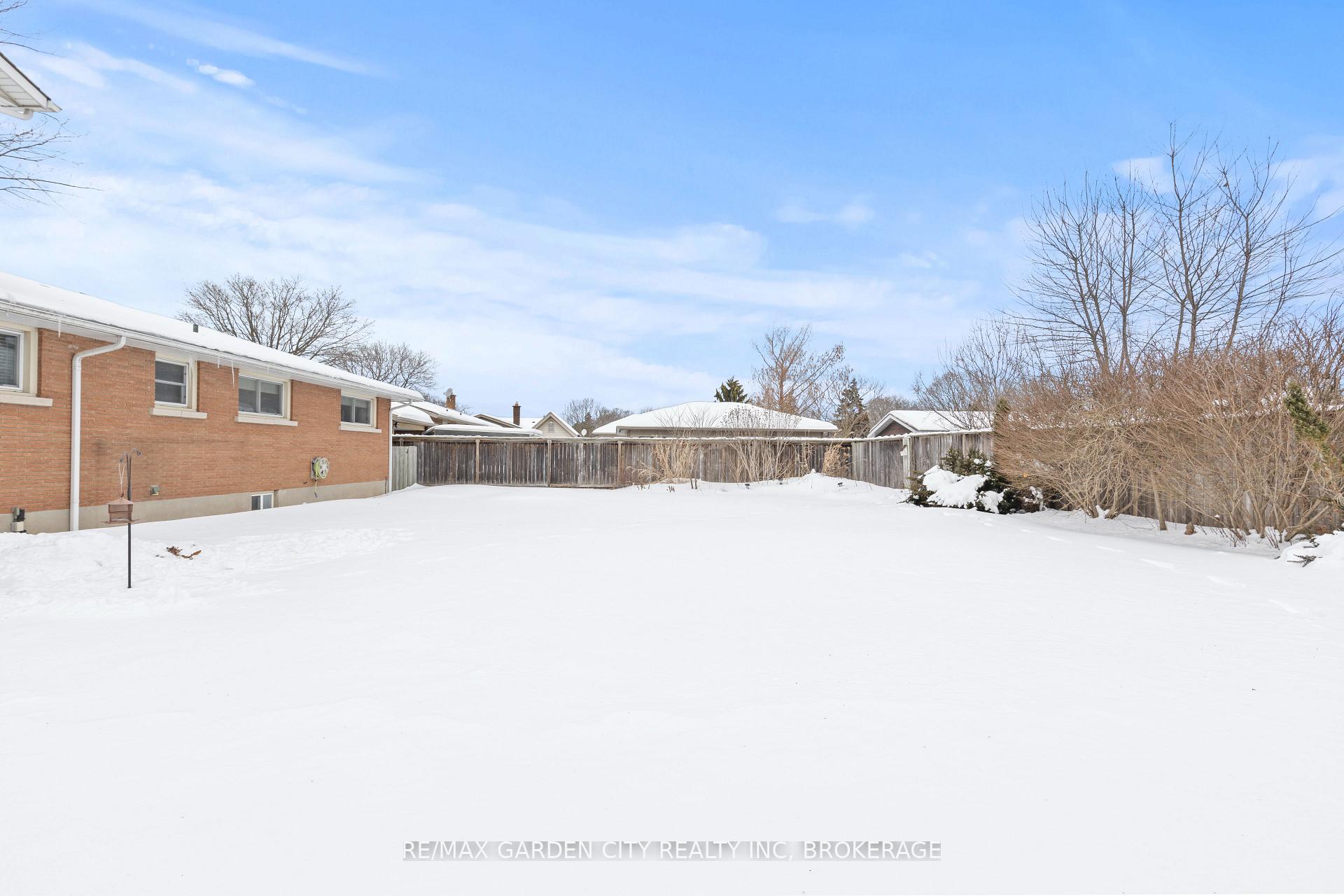 Photo 29 of 30 St. Lawrence Drive, St. Catharines, Bunting/Linwell — HOMEH
