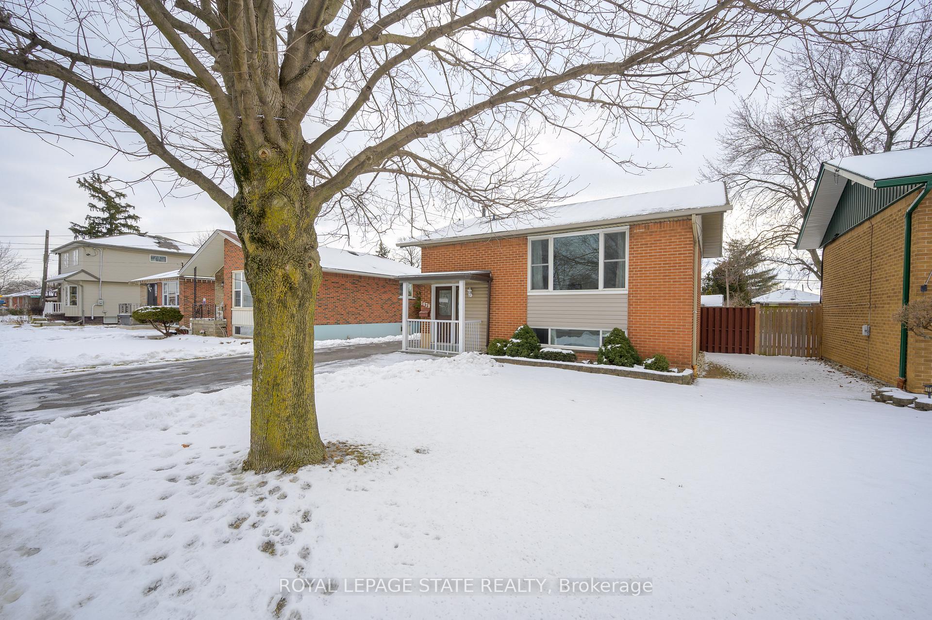 Photo 7 of 1070 Fennell Avenue E, Hamilton, Hampton Heights — HOMEH