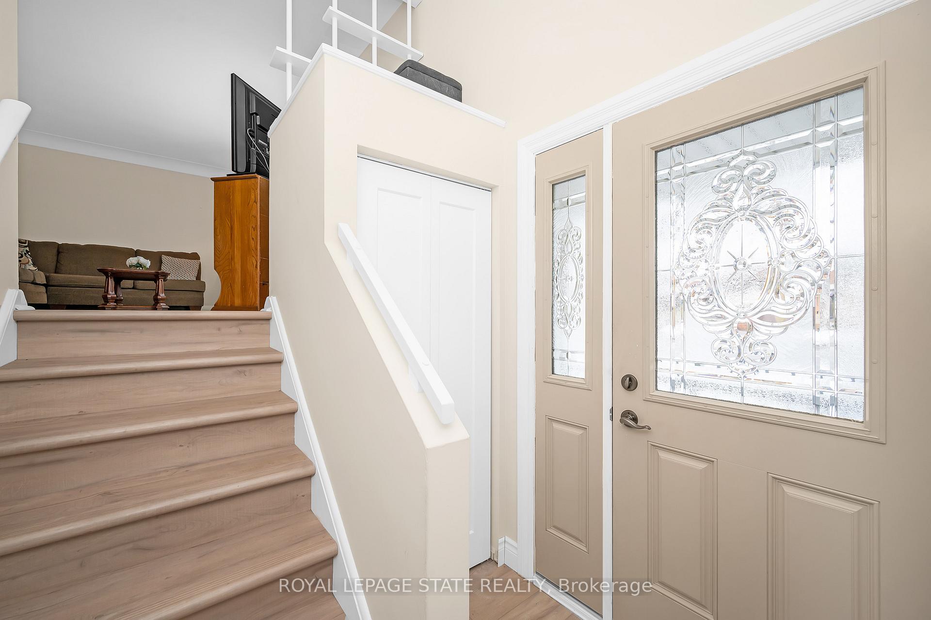 Photo 9 of 1070 Fennell Avenue E, Hamilton, Hampton Heights — HOMEH